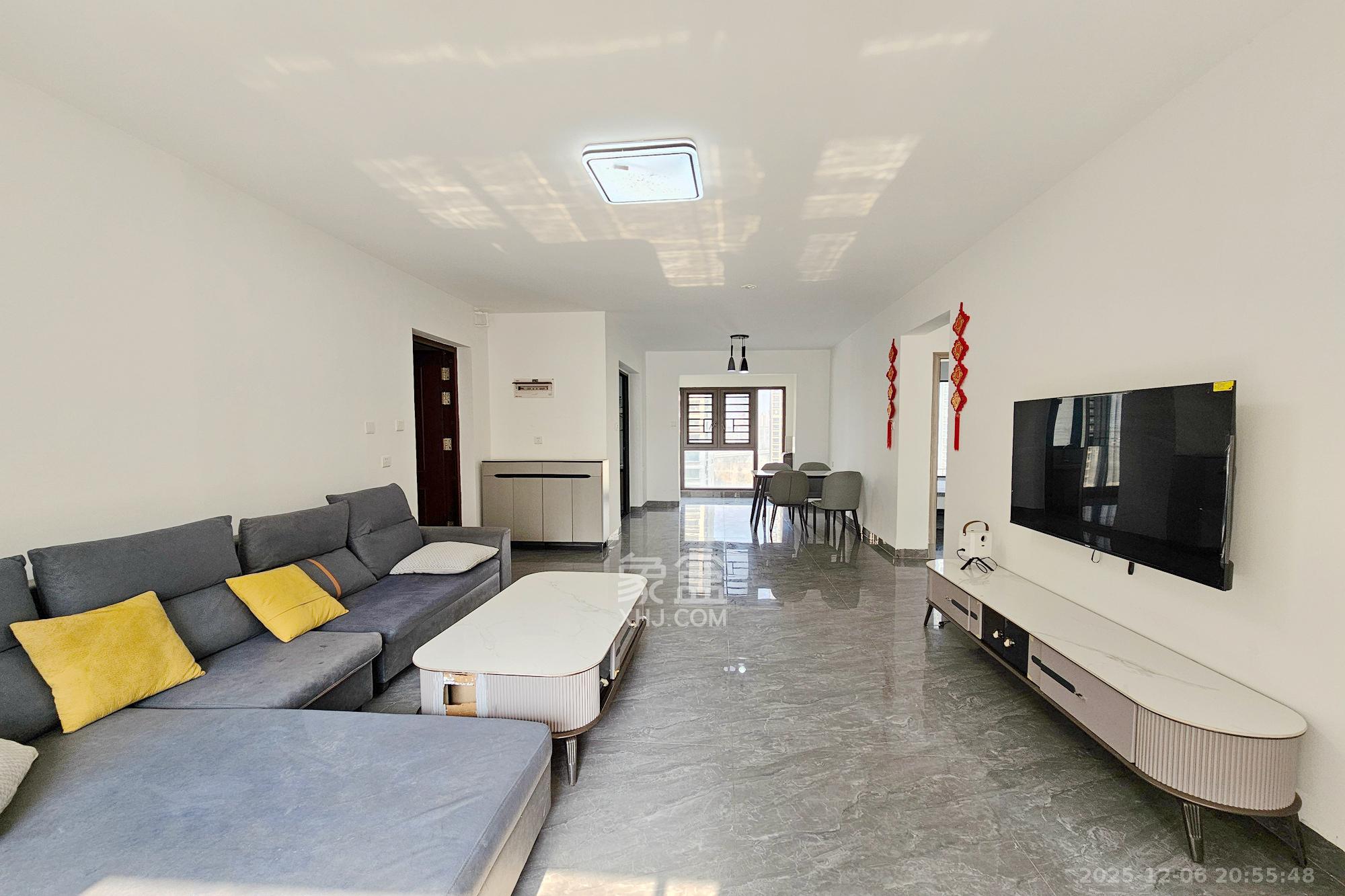 阳光城尚东湾蓝莓苑  4室2厅2卫    130.0万