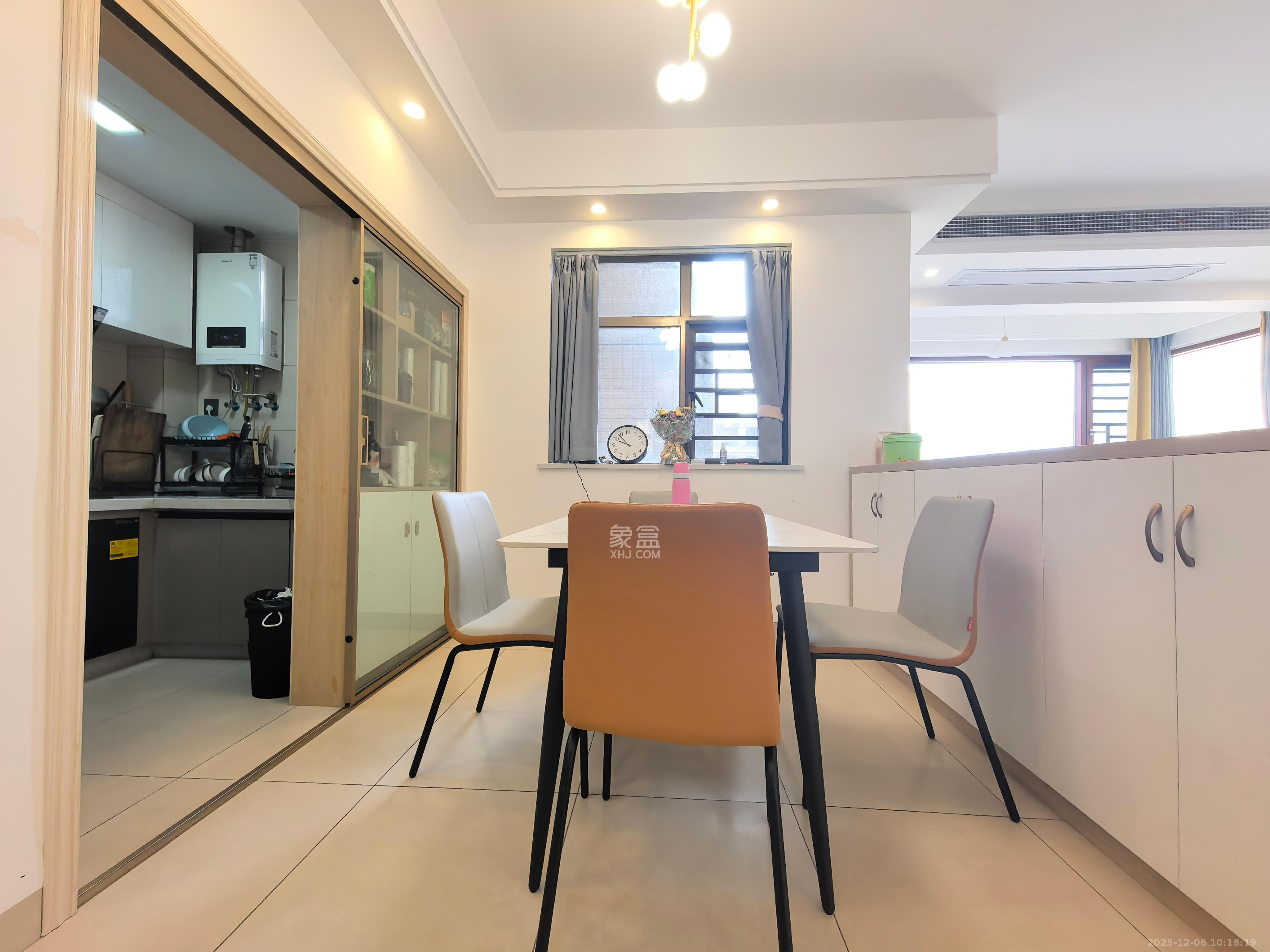 江山帝景雅典  3室2厅2卫    2500.0元/月室内图