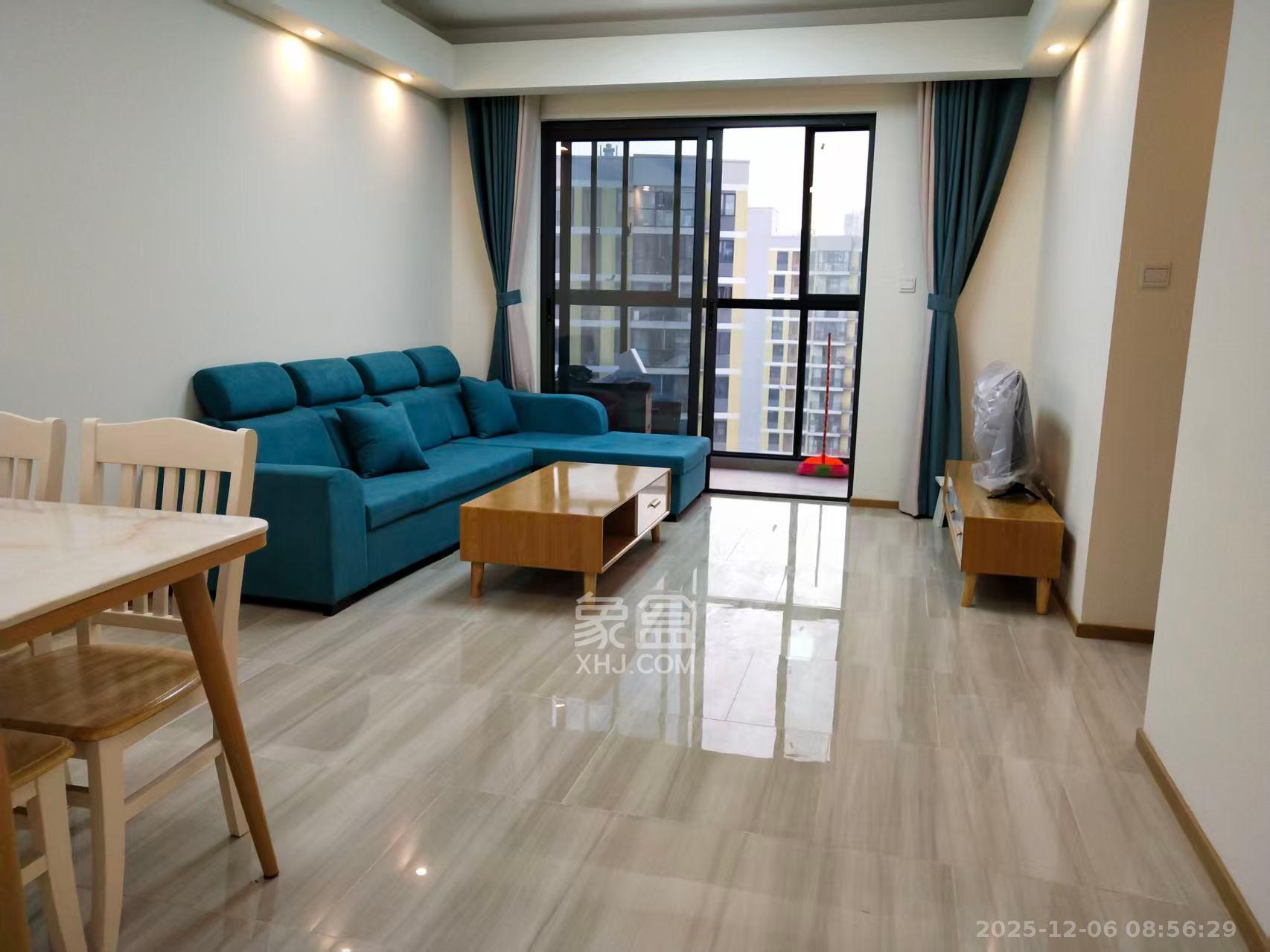 阳光100一期、四五期  3室2厅1卫    2800.0元/月