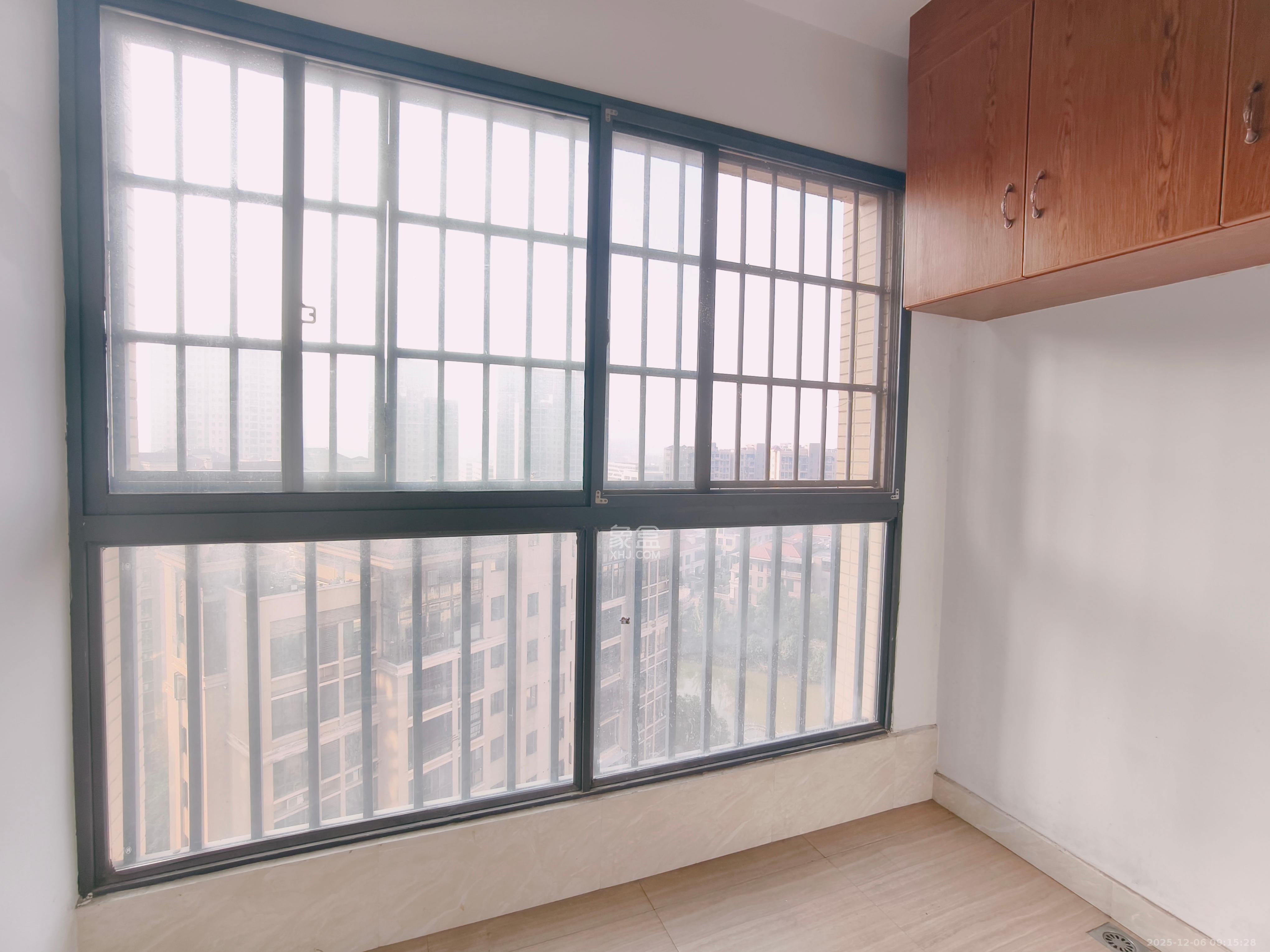 深业睿城 3室2厅1卫 1800.0元/月 深业睿城 3室2厅1卫 1800.0元/月室内图