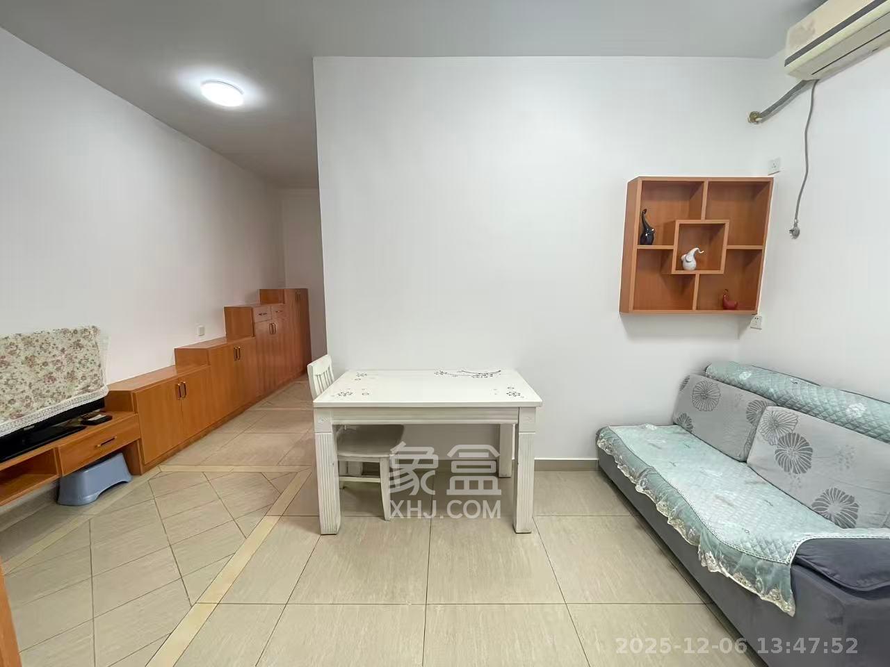 翡翠华庭  2室1厅1卫    1700.0元/月