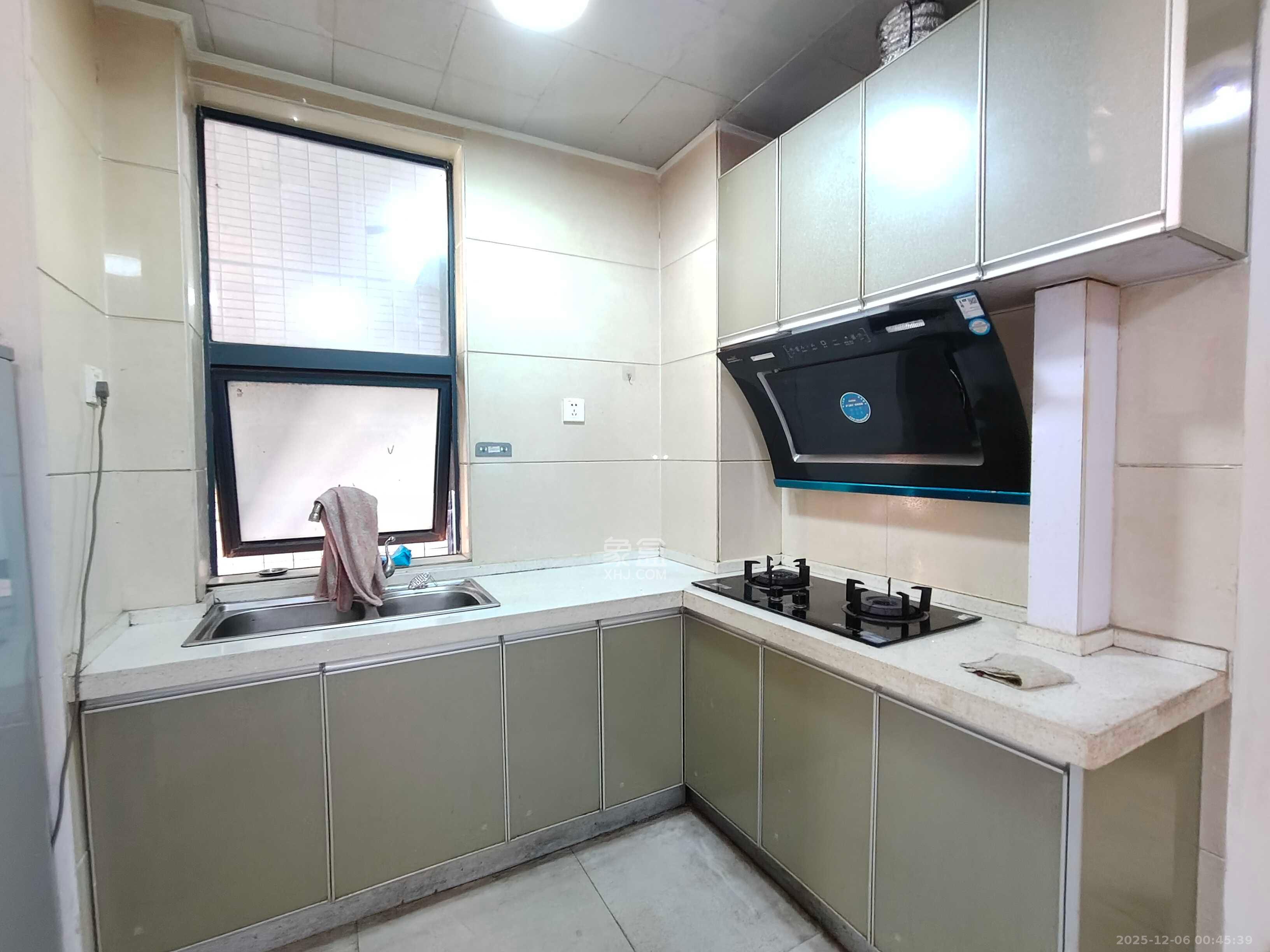 融圣国际  2室1厅1卫    2200.0元/月室内图