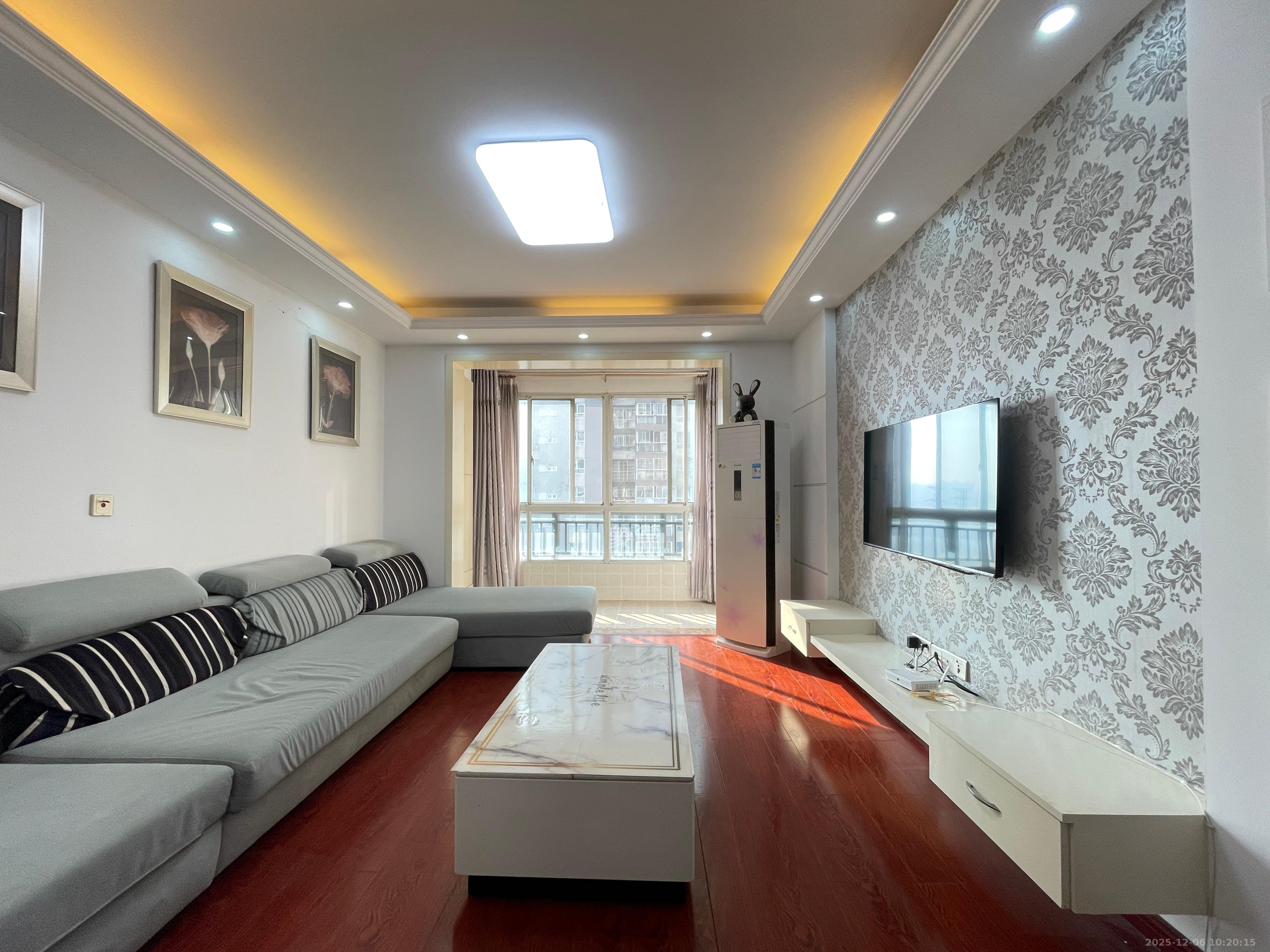 万国城（当代满庭春MOMA）二期  2室1厅1卫    2250.0元/月