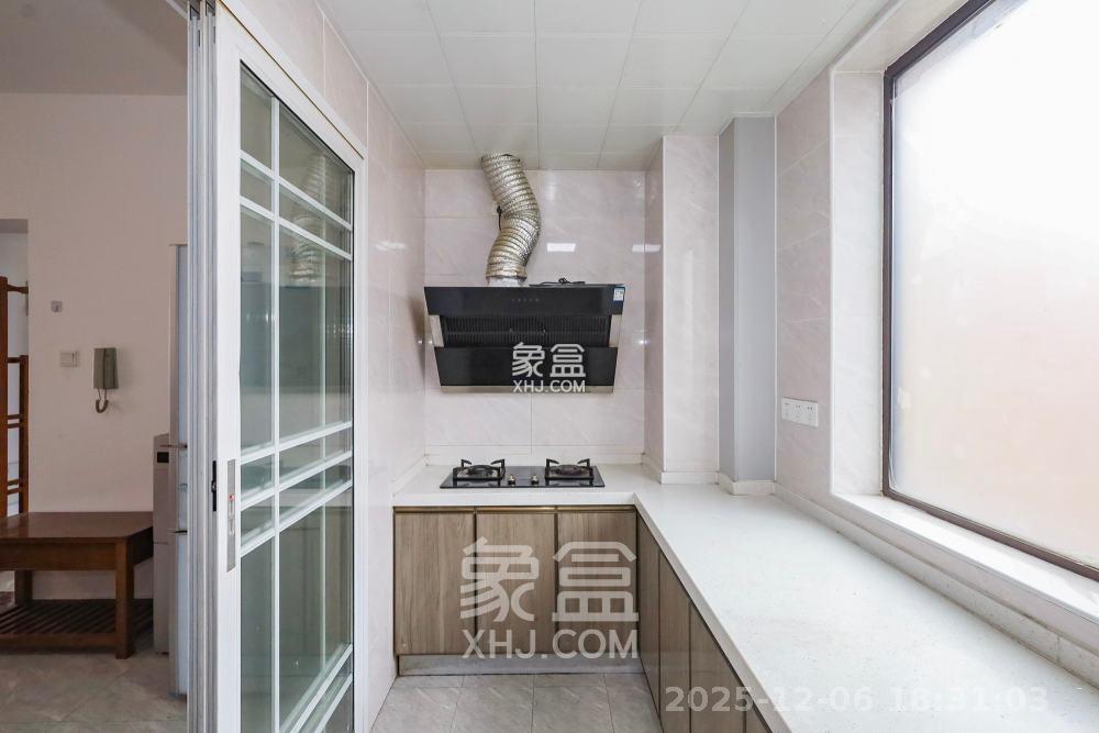 中铁西江悦一期 4室2厅2卫 3200.0元/月 中铁西江悦一期 4室2厅2卫 3200.0元/月室内图