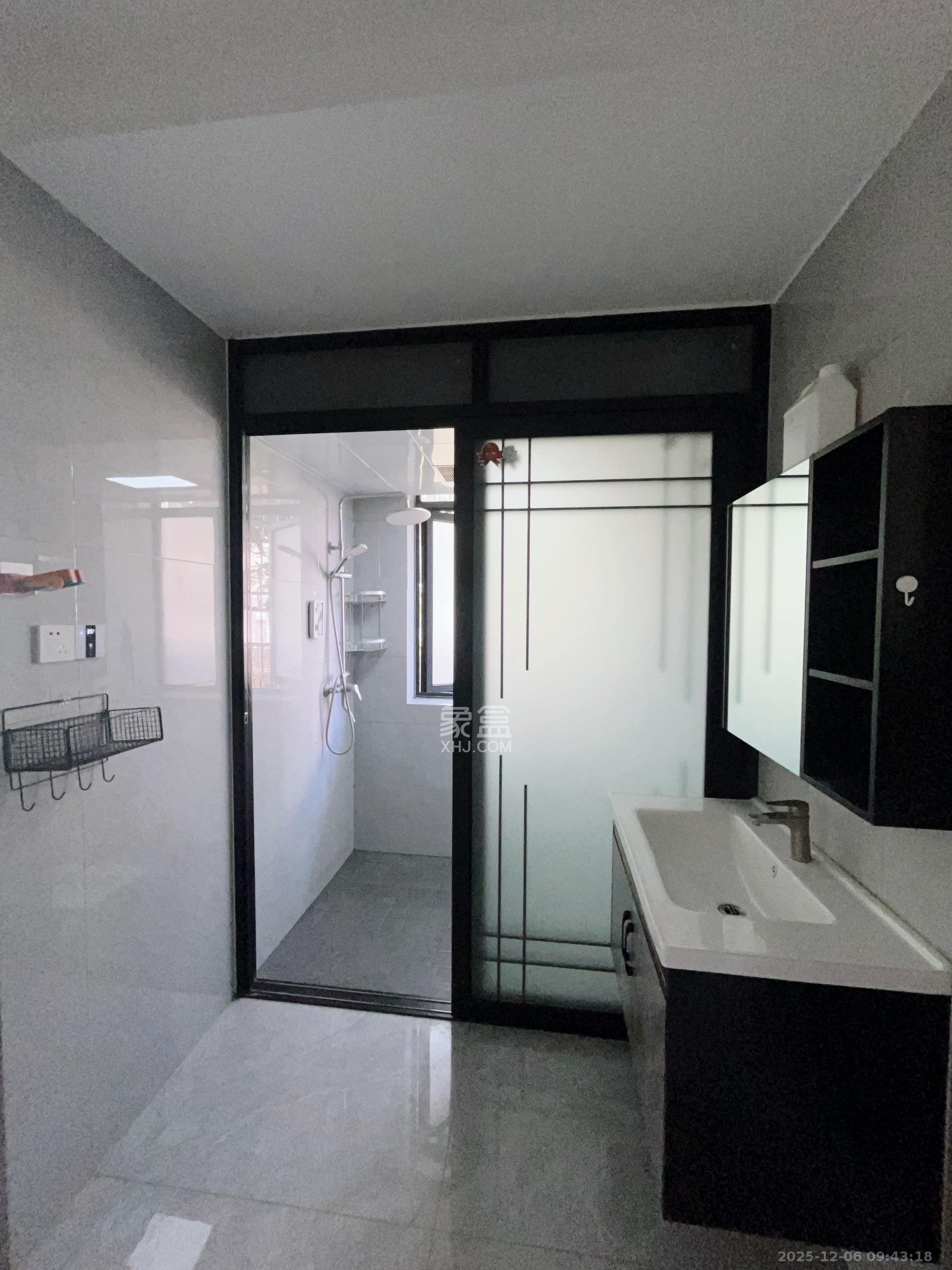 燕珑新寓  2室2厅1卫    2400.0元/月室内图