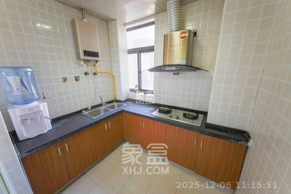 童话里 2室2厅1卫 1800.0元/月 童话里 2室2厅1卫 1800.0元/月室内图