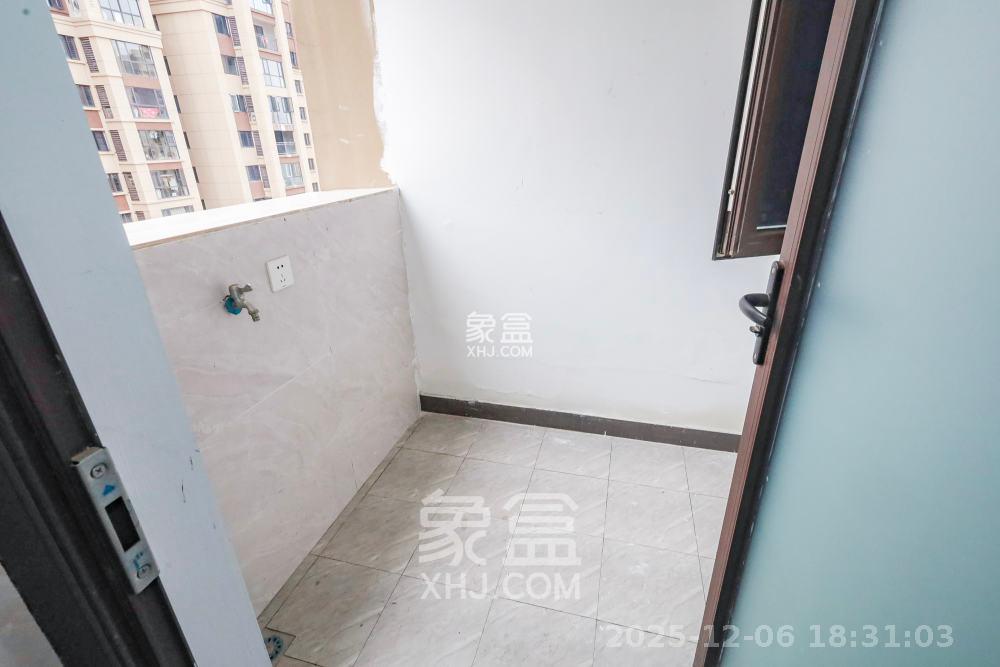 中铁西江悦一期 4室2厅2卫 3200.0元/月 中铁西江悦一期 4室2厅2卫 3200.0元/月室内图