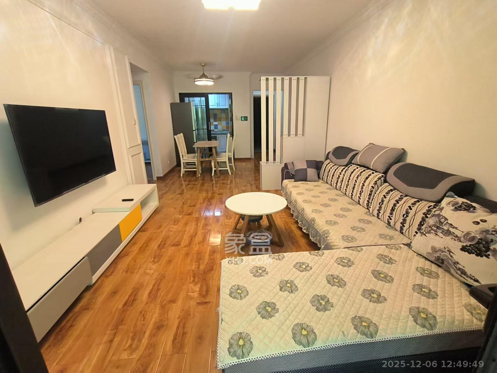 时代倾城三期  2室2厅1卫    1800.0元/月