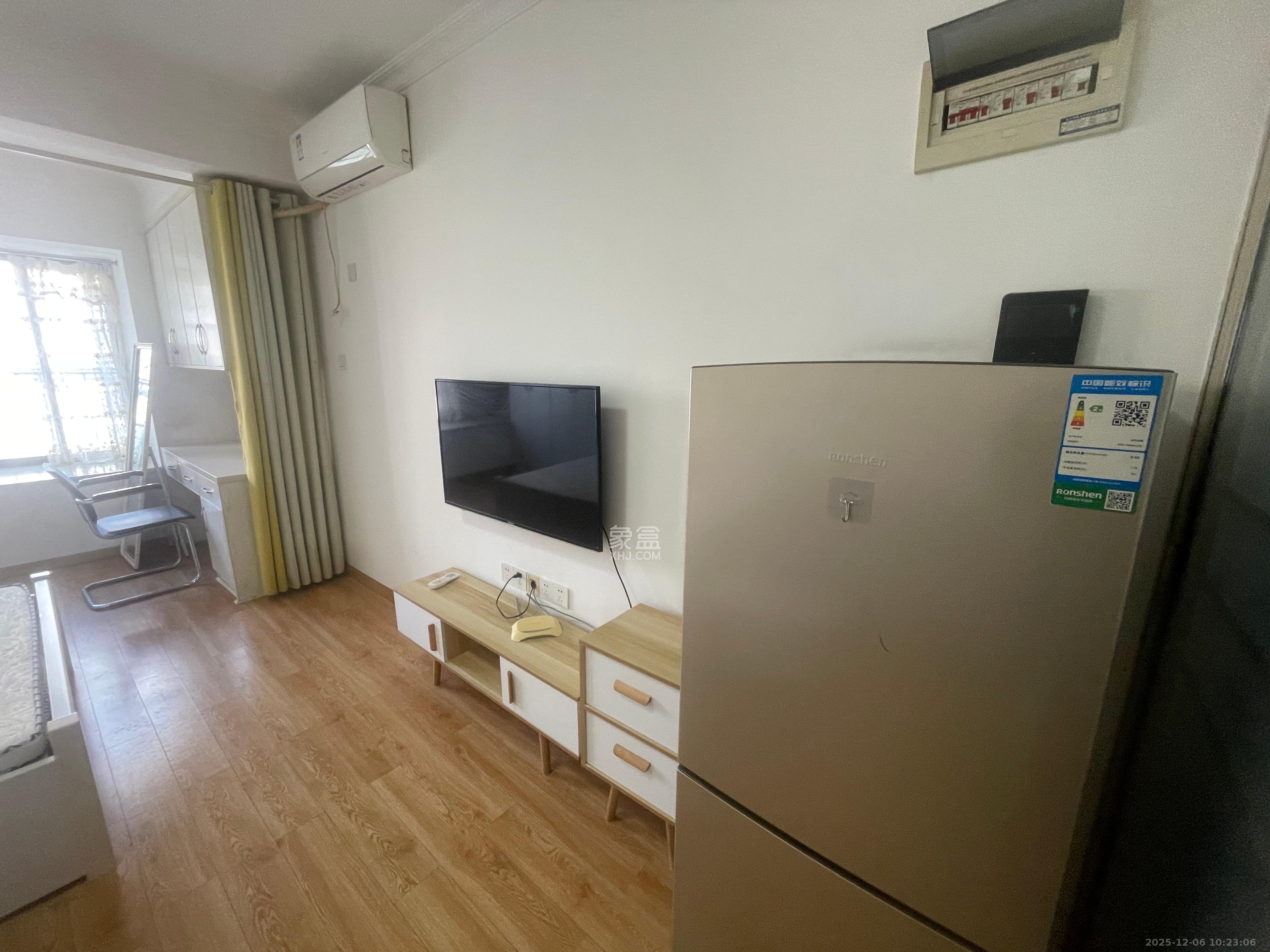 富瑞星座  1室0厅0卫    1500.0元/月