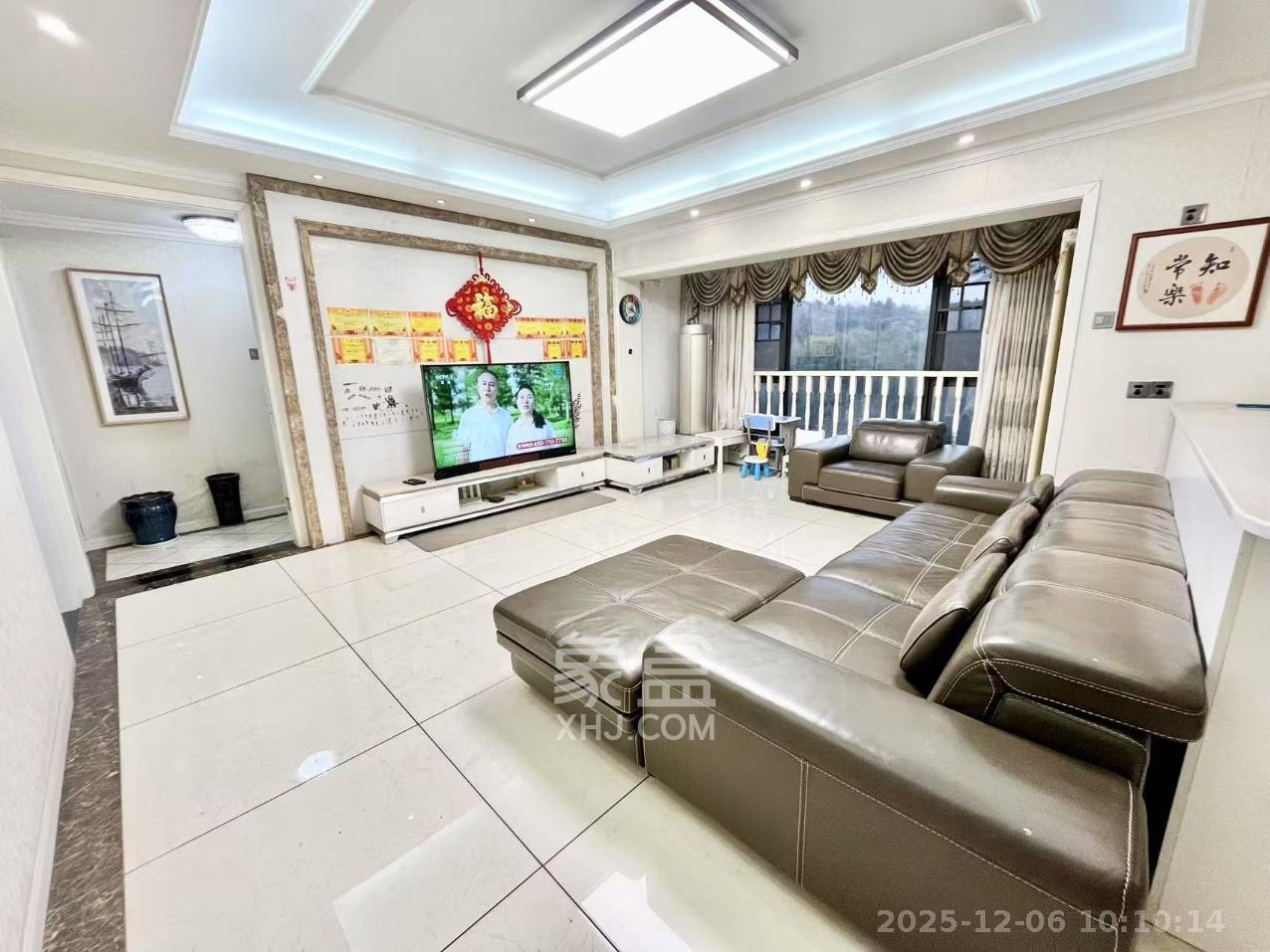 怡海星城  3室2厅2卫    2800.0元/月