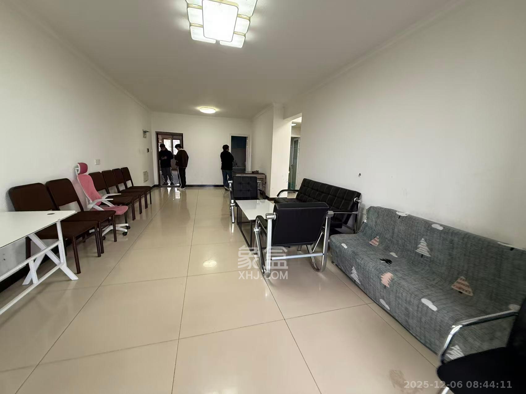 桥头家苑一期 3室2厅1卫 1800.0元/月 桥头家苑一期 3室2厅1卫 1800.0元/月室内图