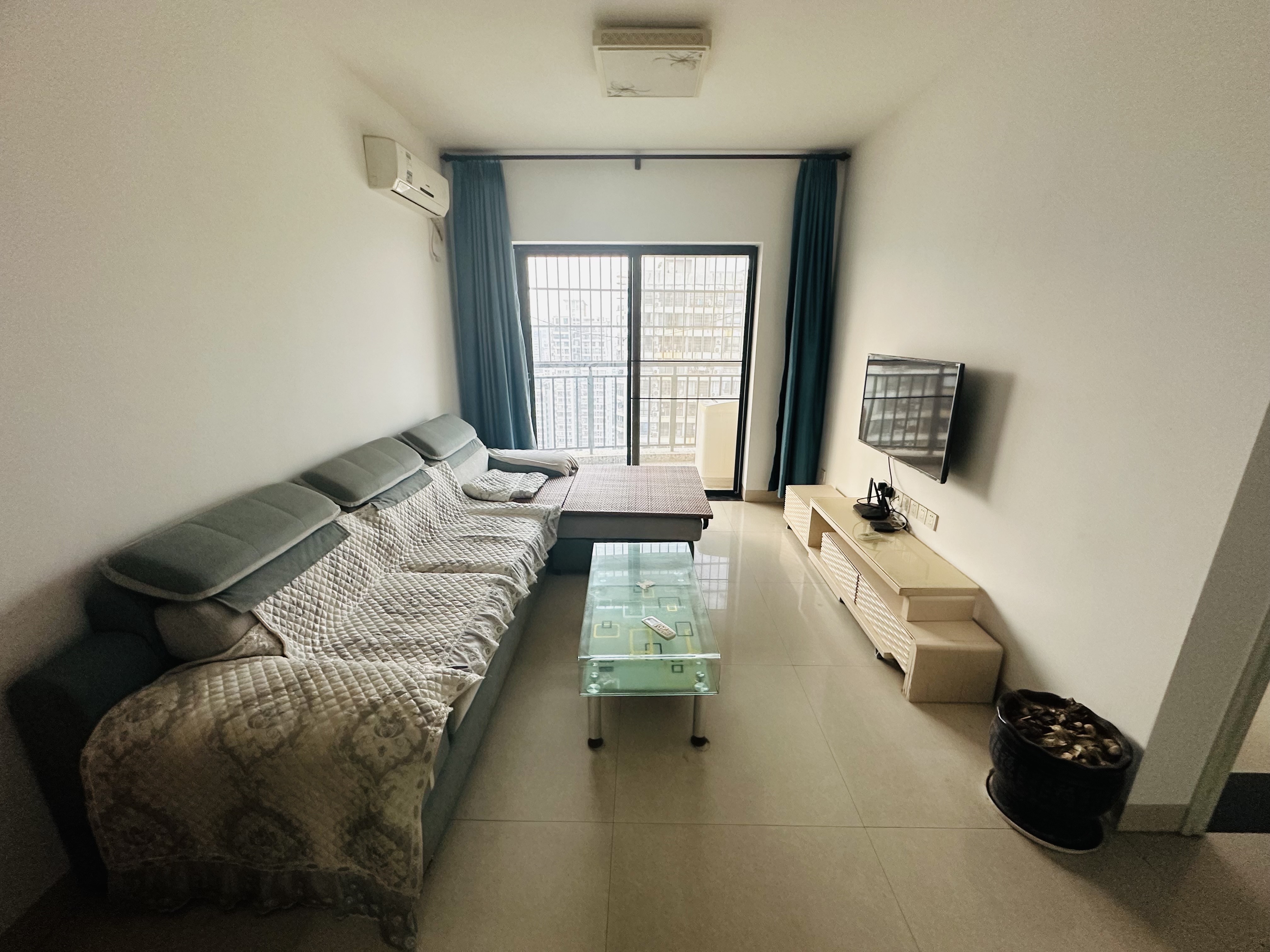 椰岛广场 1室1厅1卫 2400.0元/月 椰岛广场 1室1厅1卫 2400.0元/月户型图