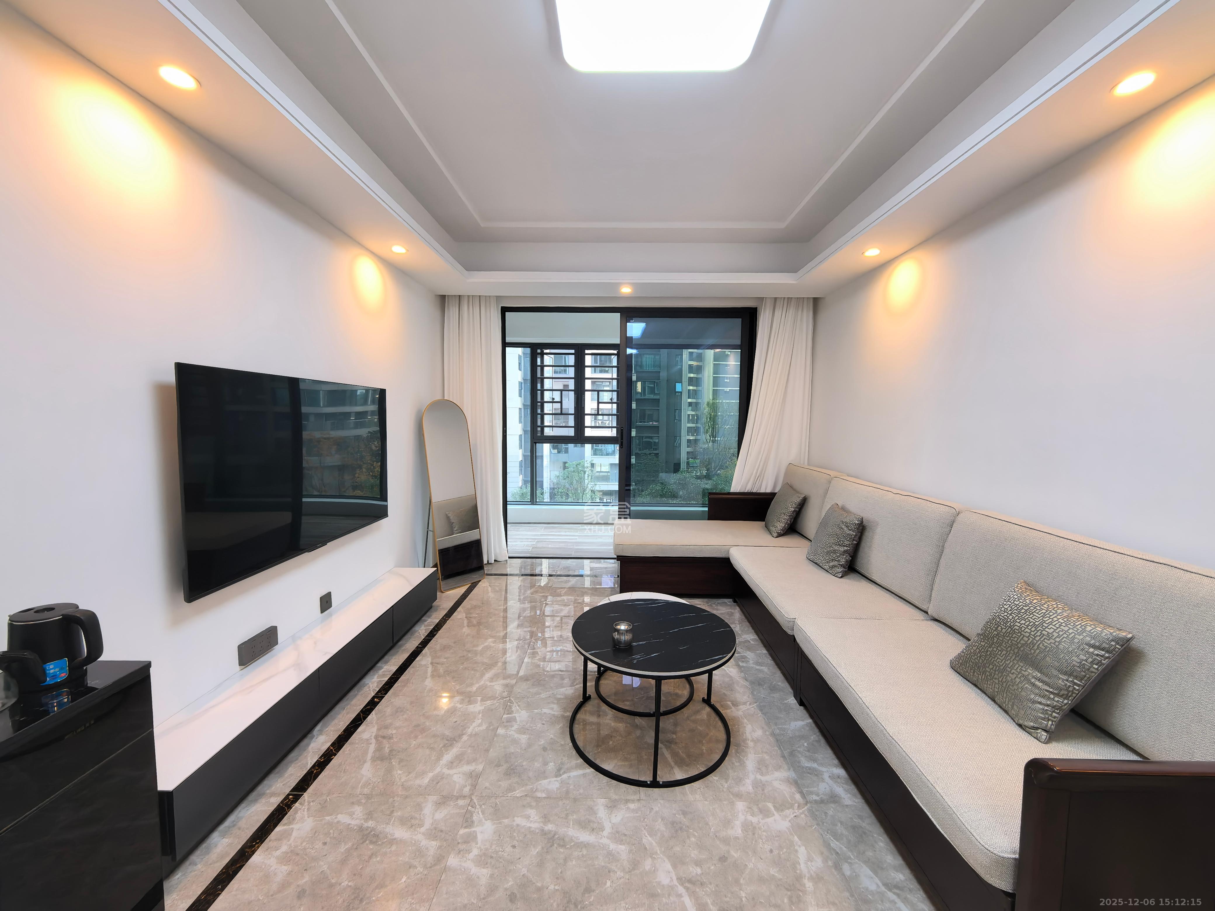 绿地V岛  3室2厅1卫    3400.0元/月