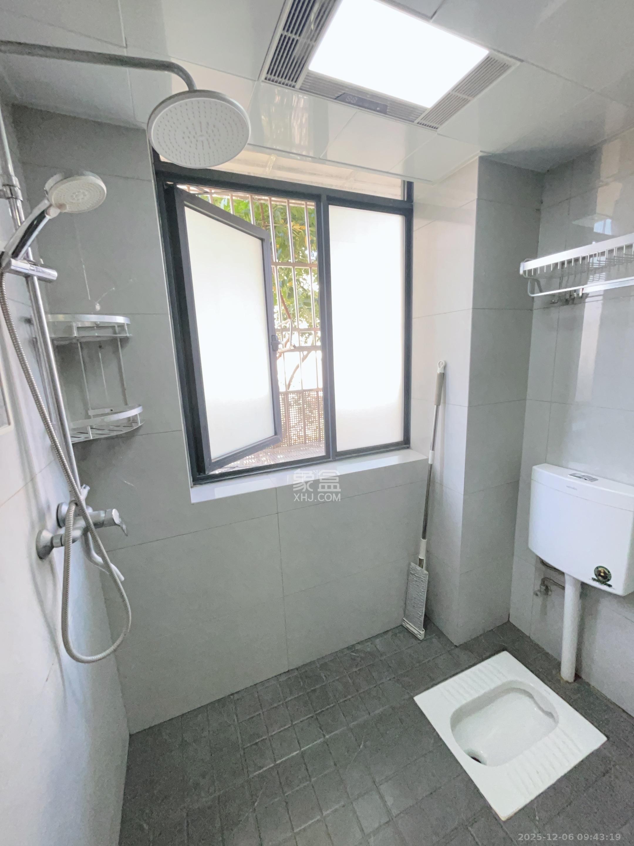 燕珑新寓  2室2厅1卫    2400.0元/月室内图