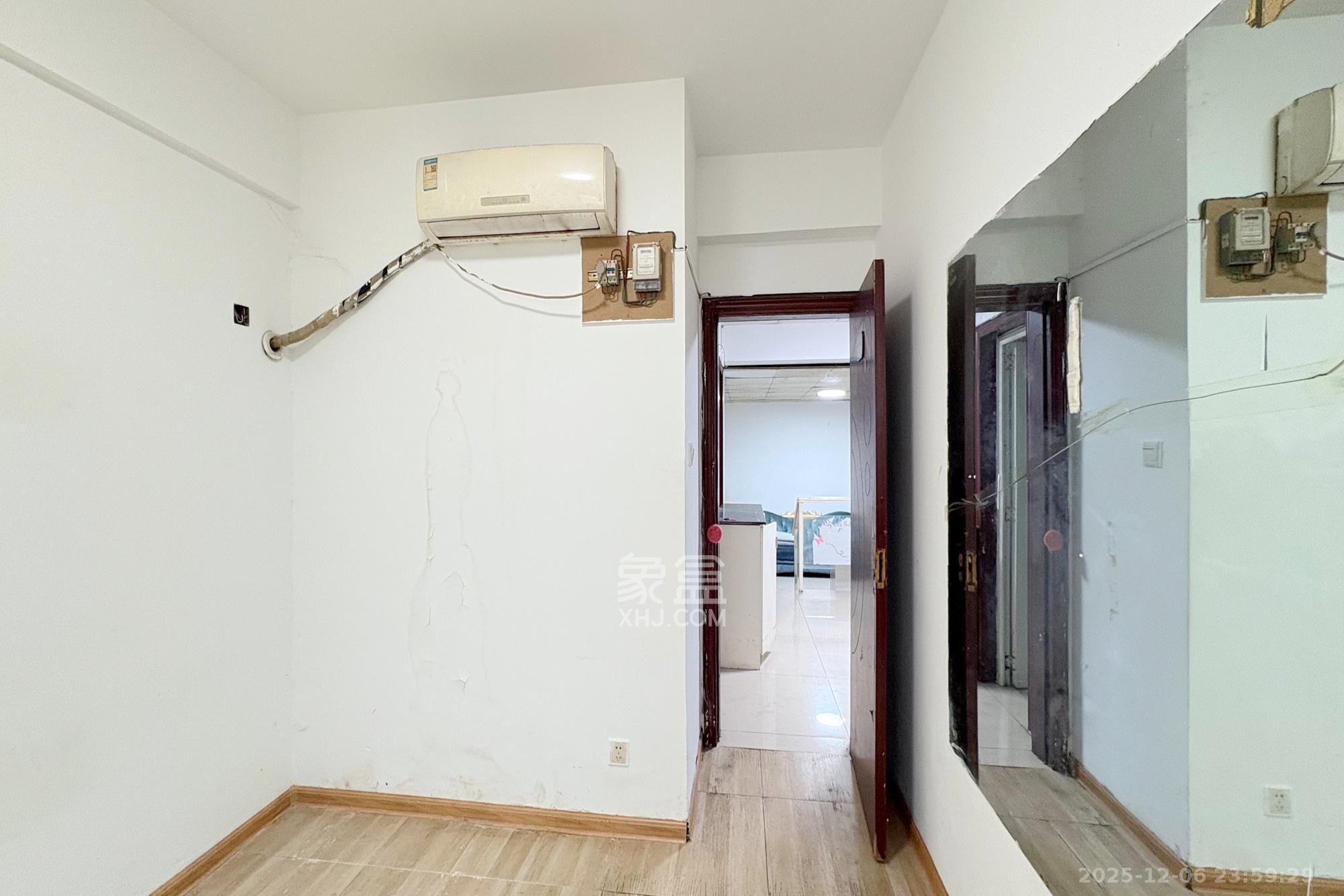 王府花园  3室2厅1卫    95.0万其他