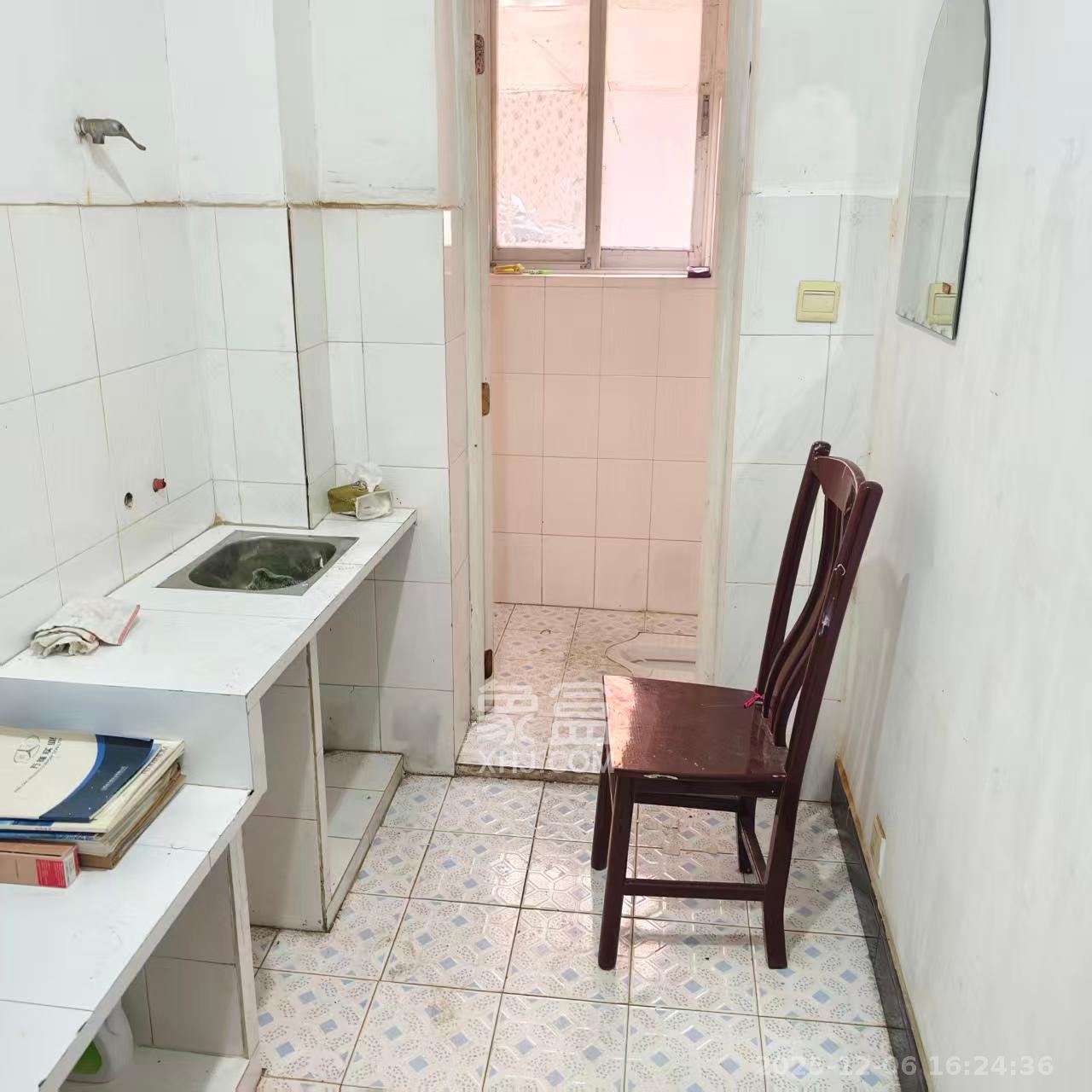 山水人家一二期  1室1厅1卫    650.0元/月