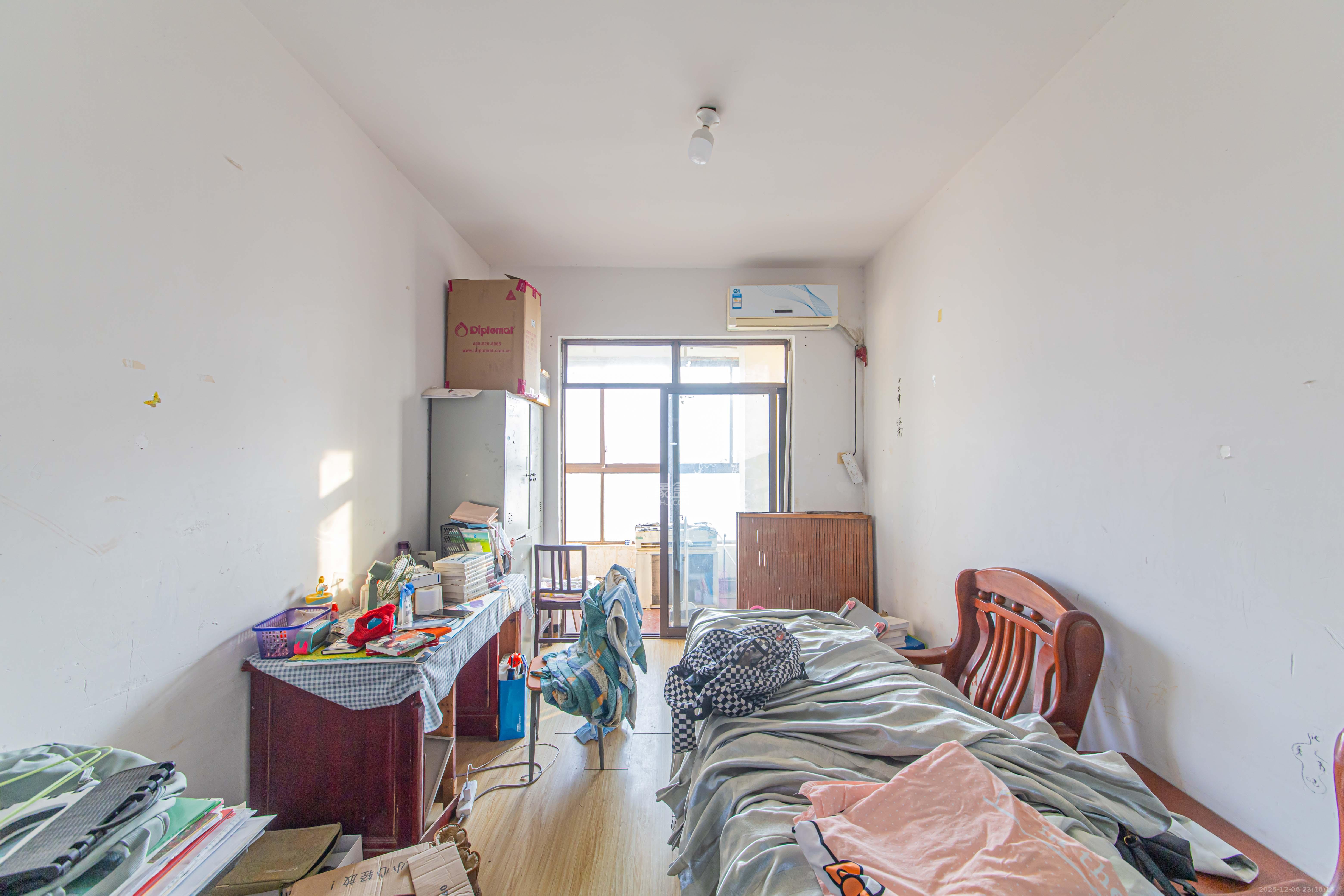 金房奥斯卡  3室2厅1卫    70.0万