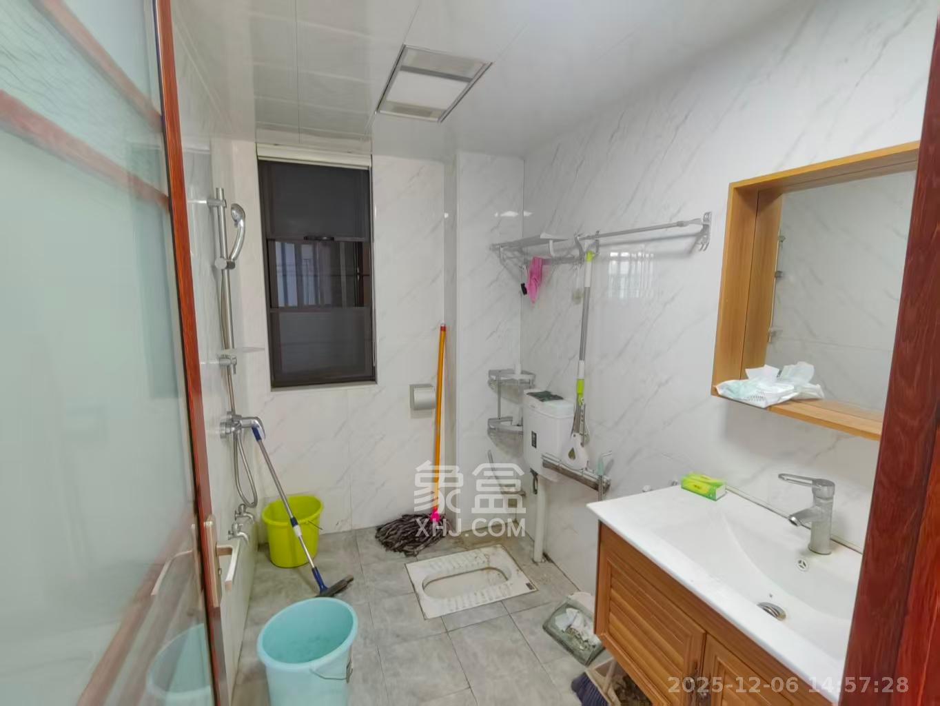 华润置地广场二期 3室2厅2卫 1800.0元/月 华润置地广场二期 3室2厅2卫 1800.0元/月室内图