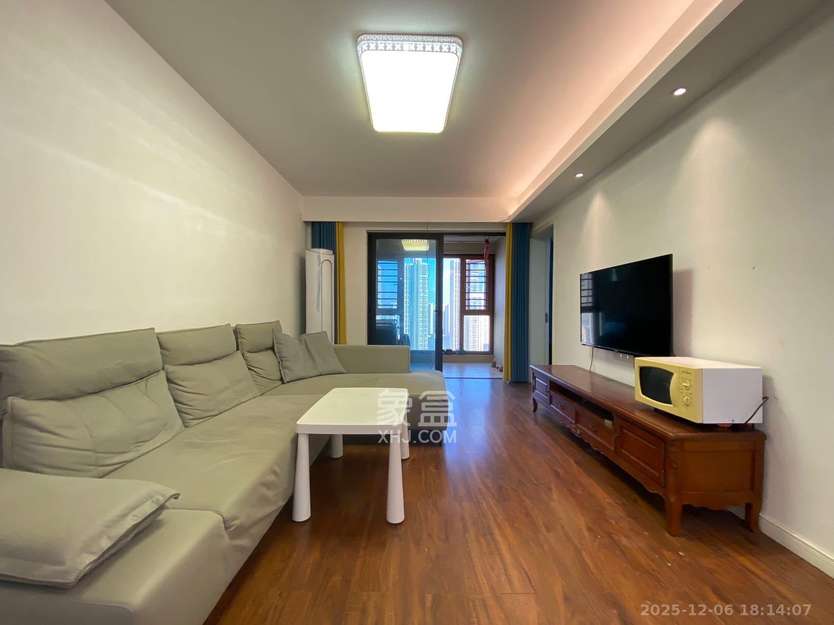 万科魅力之城观澜里  3室2厅2卫    2500.0元/月