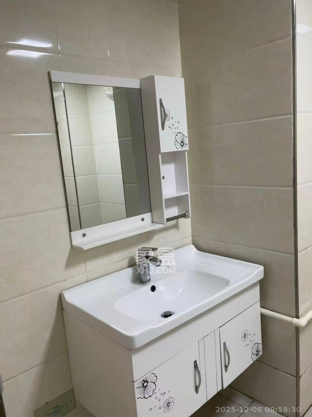 圭塘三小区 1室1厅1卫 1600.0元/月 圭塘三小区 1室1厅1卫 1600.0元/月室内图