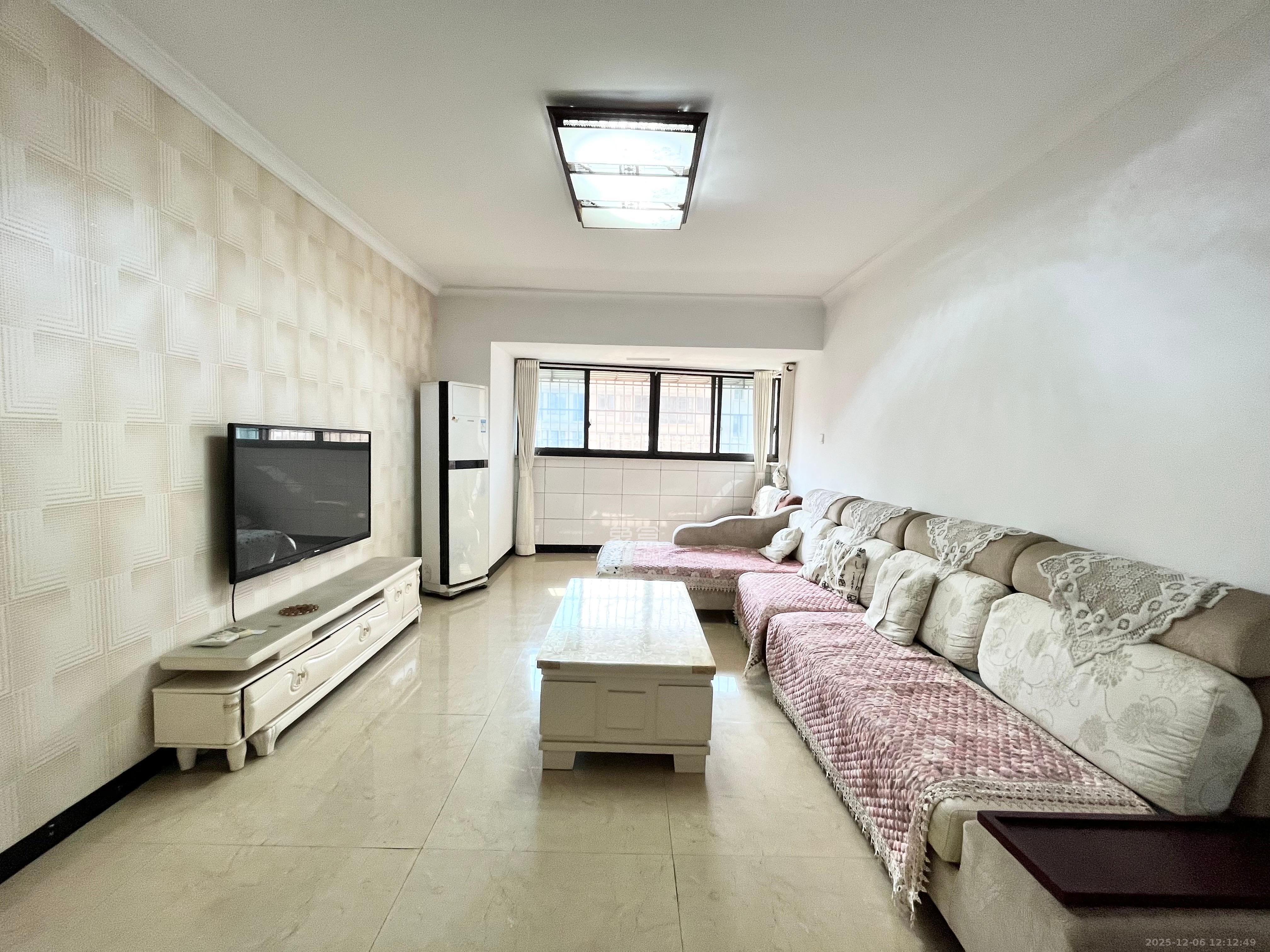 保利麓谷林语F区  3室2厅1卫    2300.0元/月