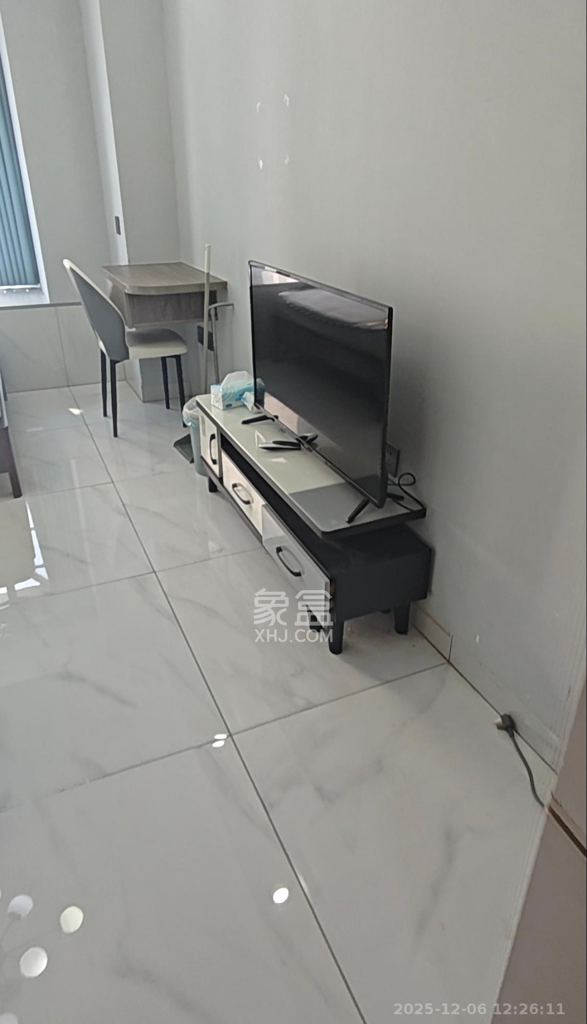 龙湖湘江星座（祺鑫星座公寓）  1室1厅1卫    1400.0元/月室内图