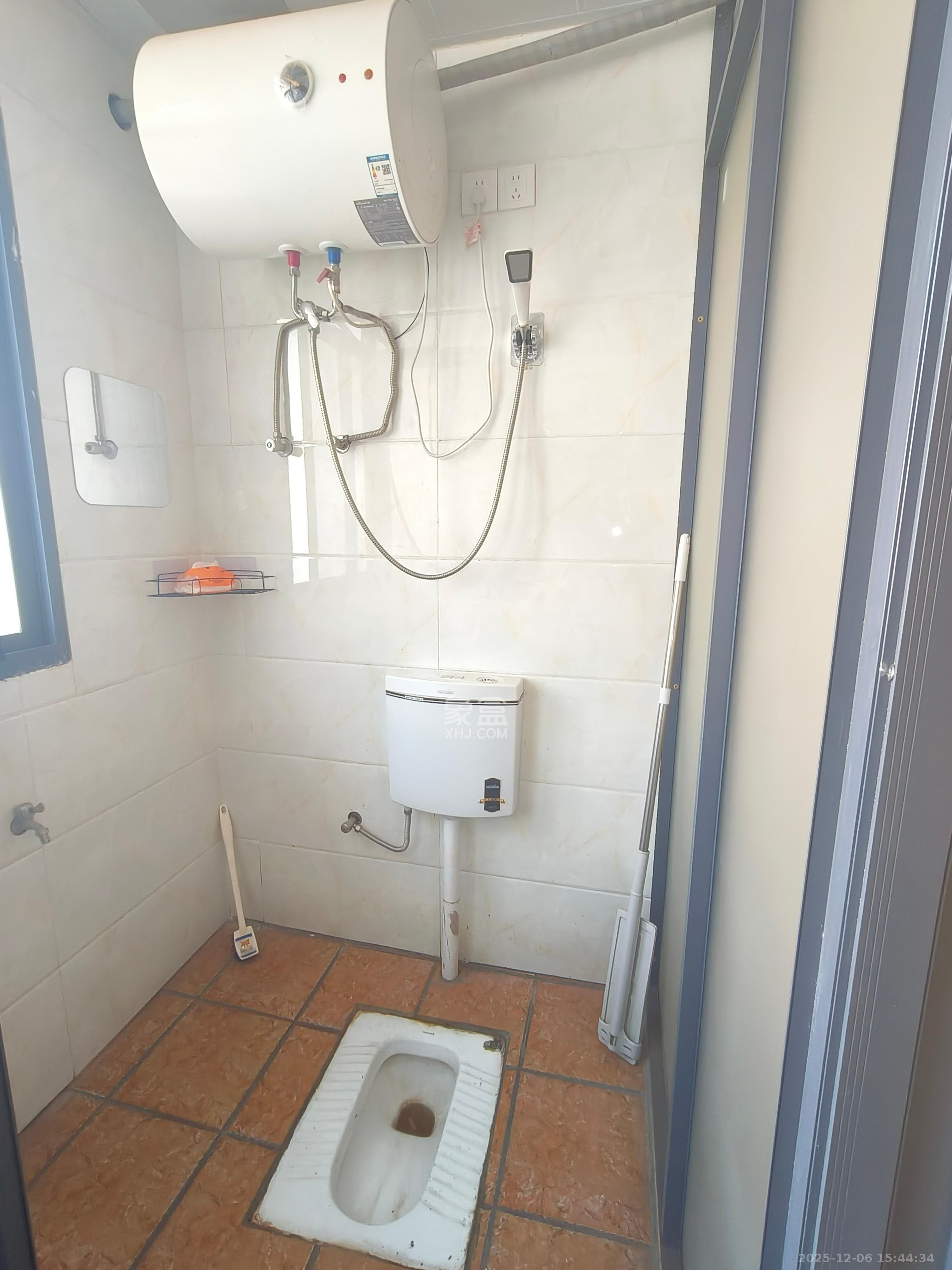 龙塘安置区（龙塘小区）  1室1厅1卫    700.0元/月室内图