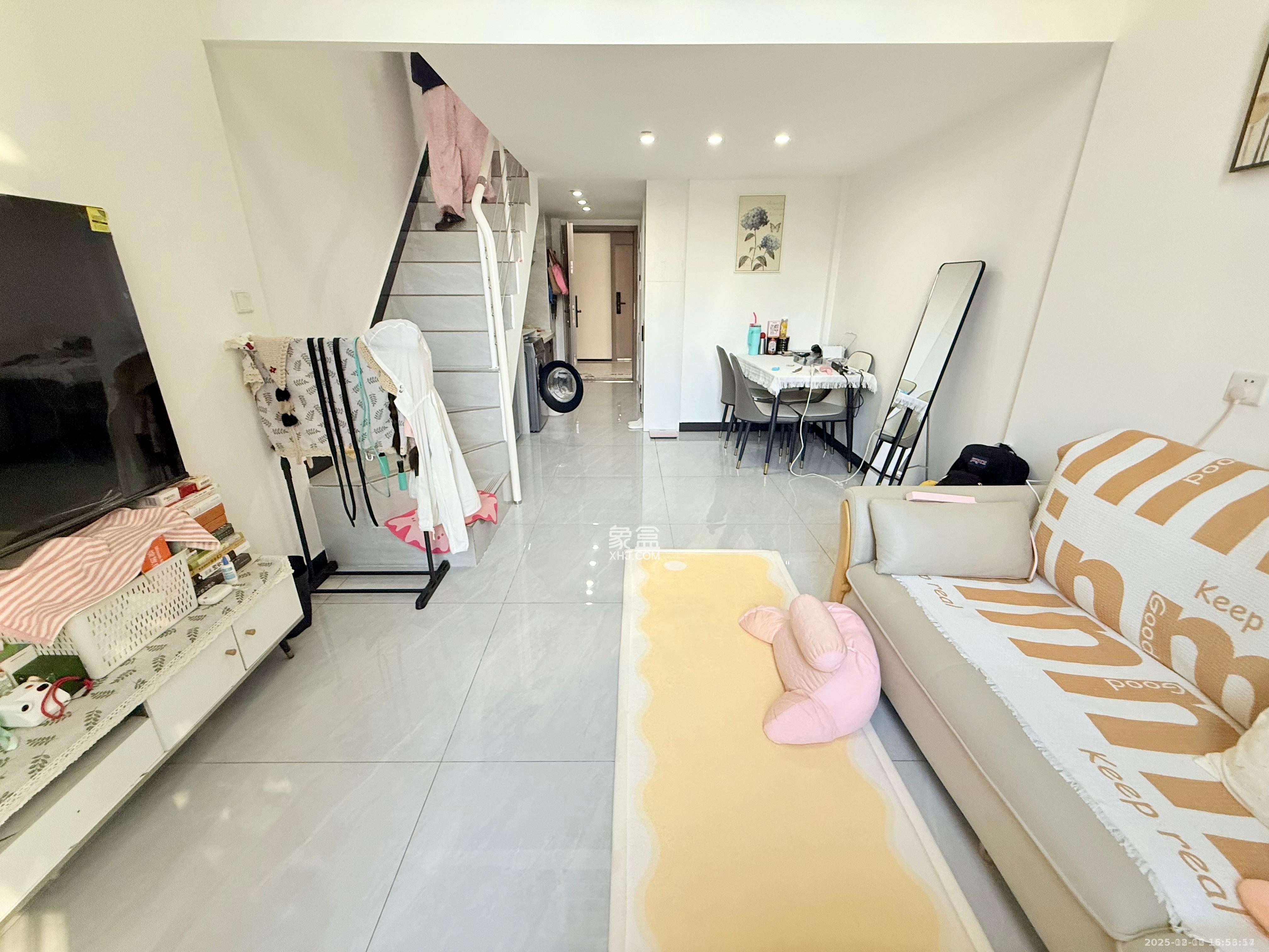 藏珑湖上公馆  1室1厅1卫    2100.0元/月室内图