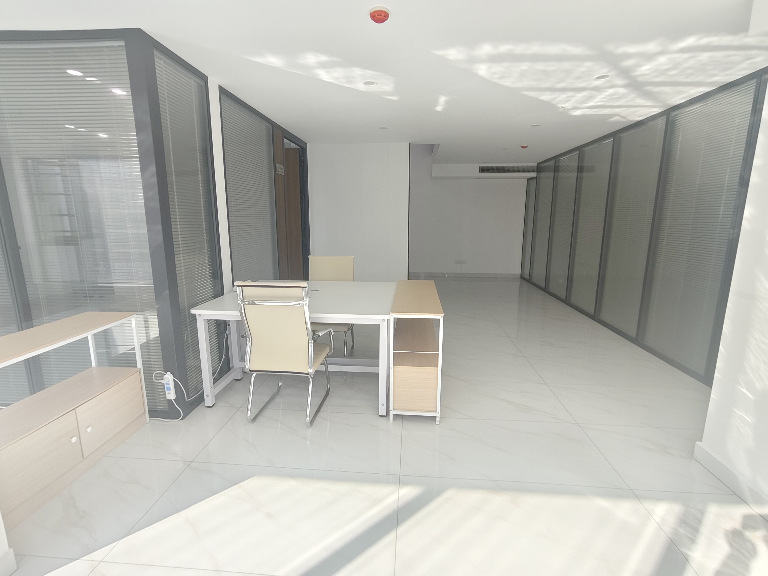 绿地领海广场   200.0㎡      12000.0元/月室内图