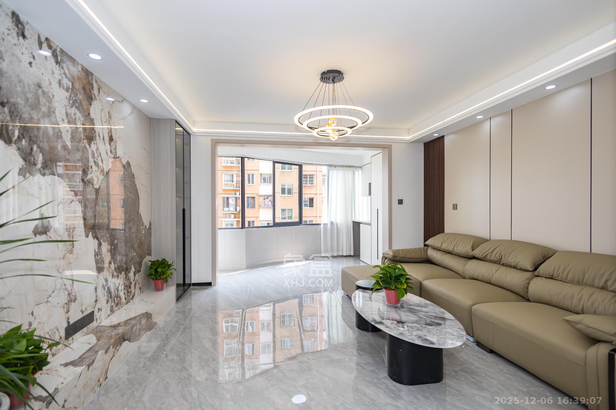 晶华美地  3室2厅1卫    69.0万