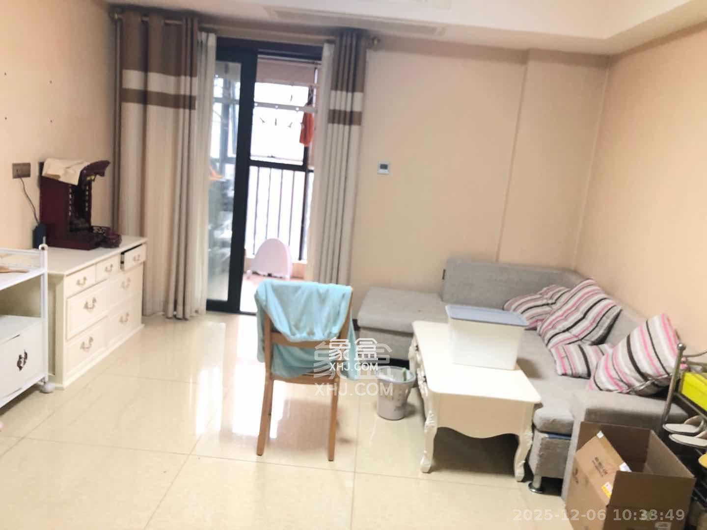 东塘瑞府  2室1厅1卫    2500.0元/月室内图1