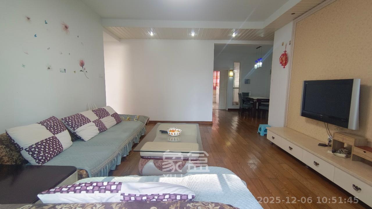 湘江世纪城星江苑  3室2厅2卫    2500.0元/月室内图