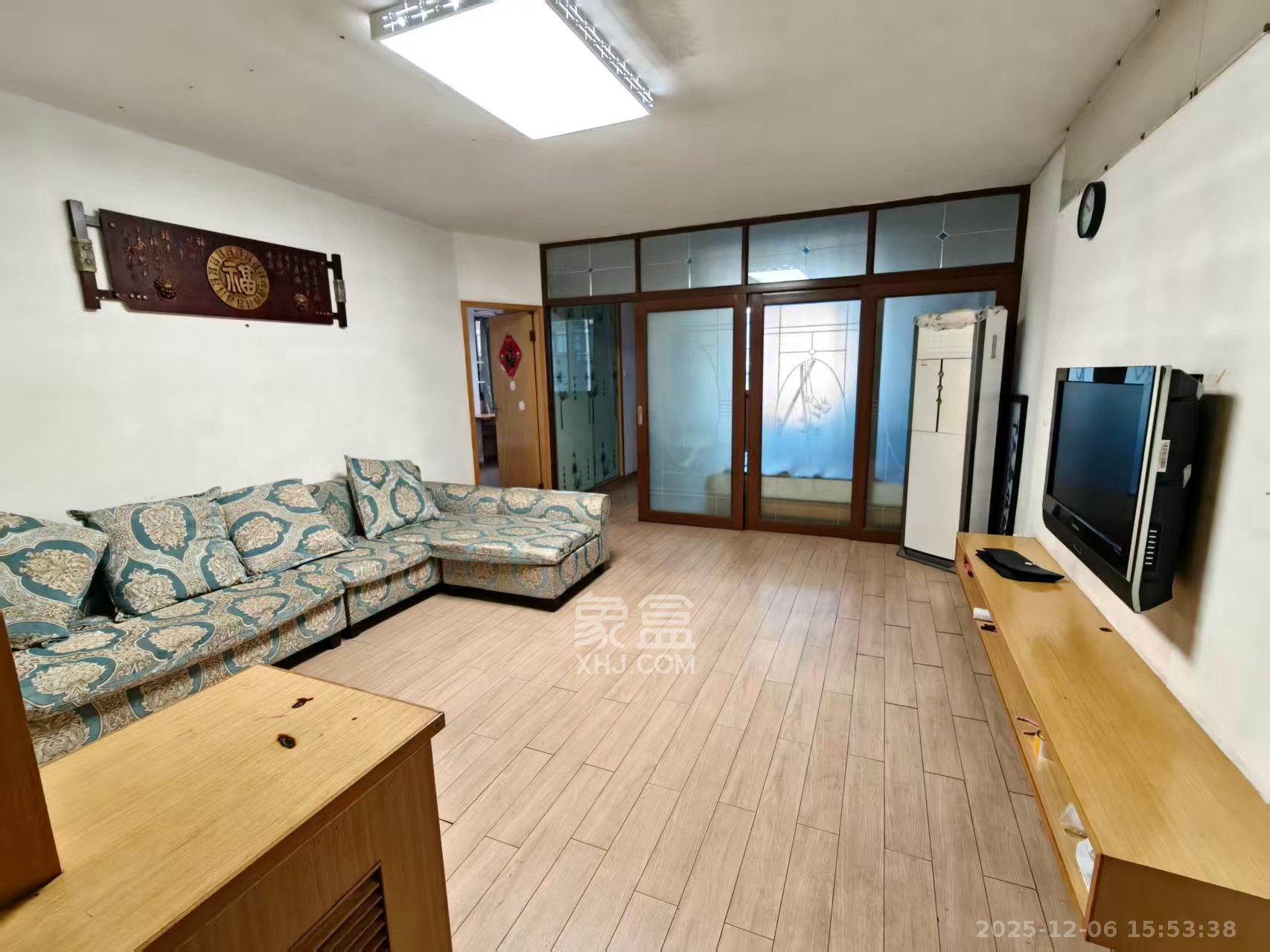 鑫溪大厦  2室1厅1卫    2500.0元/月