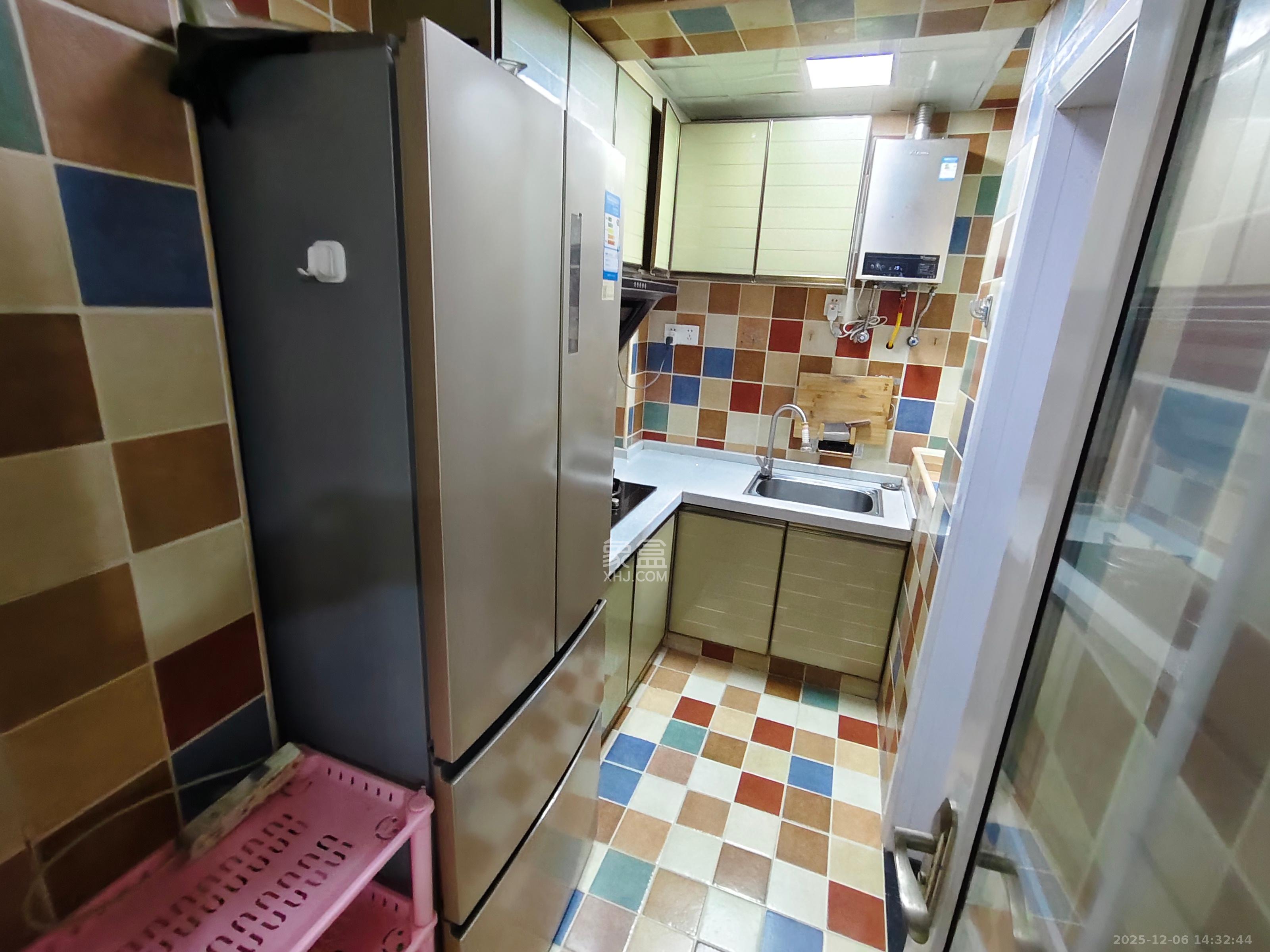 新诚小区 2室1厅1卫 1800.0元/月 新诚小区 2室1厅1卫 1800.0元/月室内图