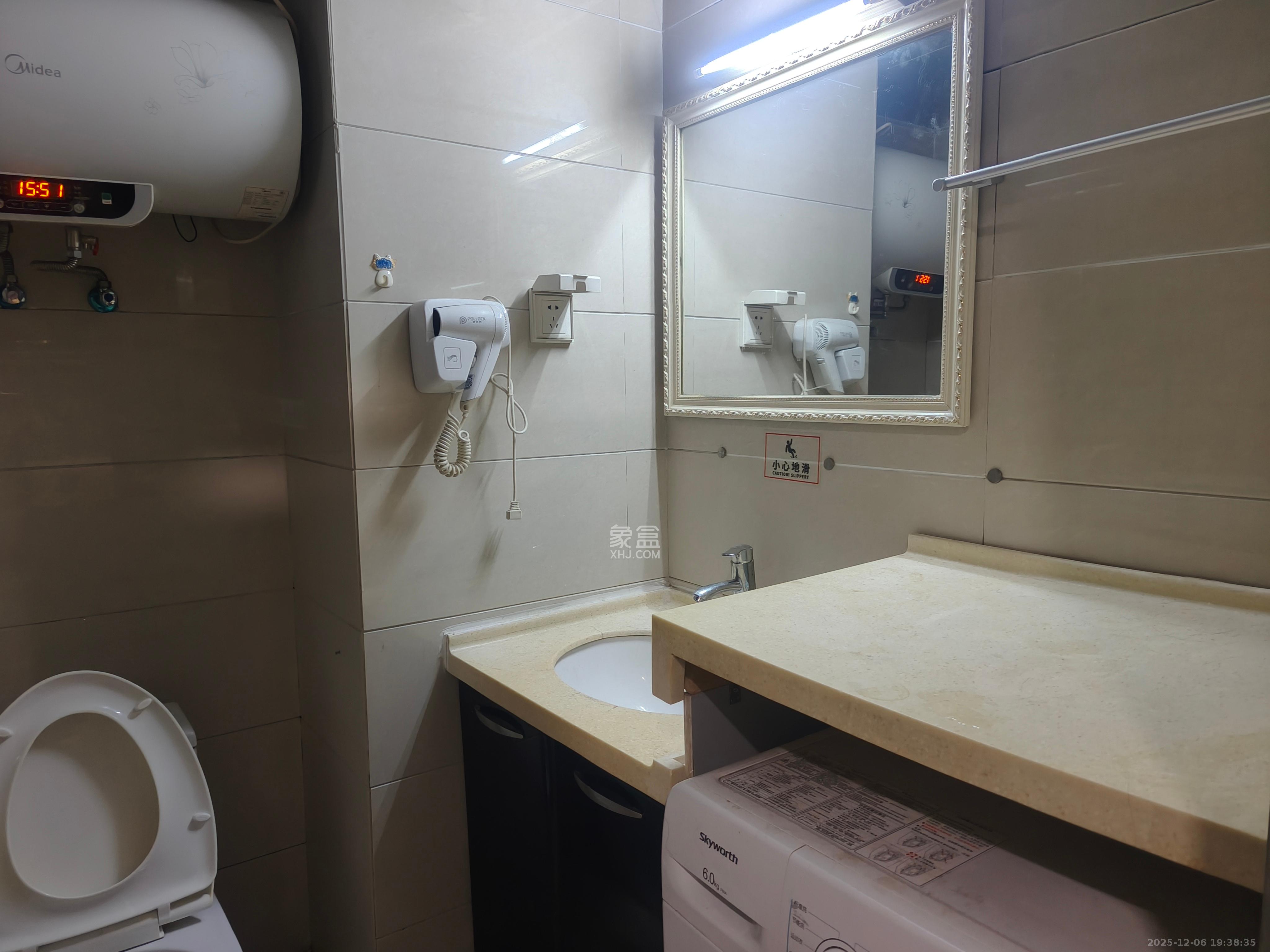 湘腾城市广场 1室1厅1卫 1300.0元/月 湘腾城市广场 1室1厅1卫 1300.0元/月室内图