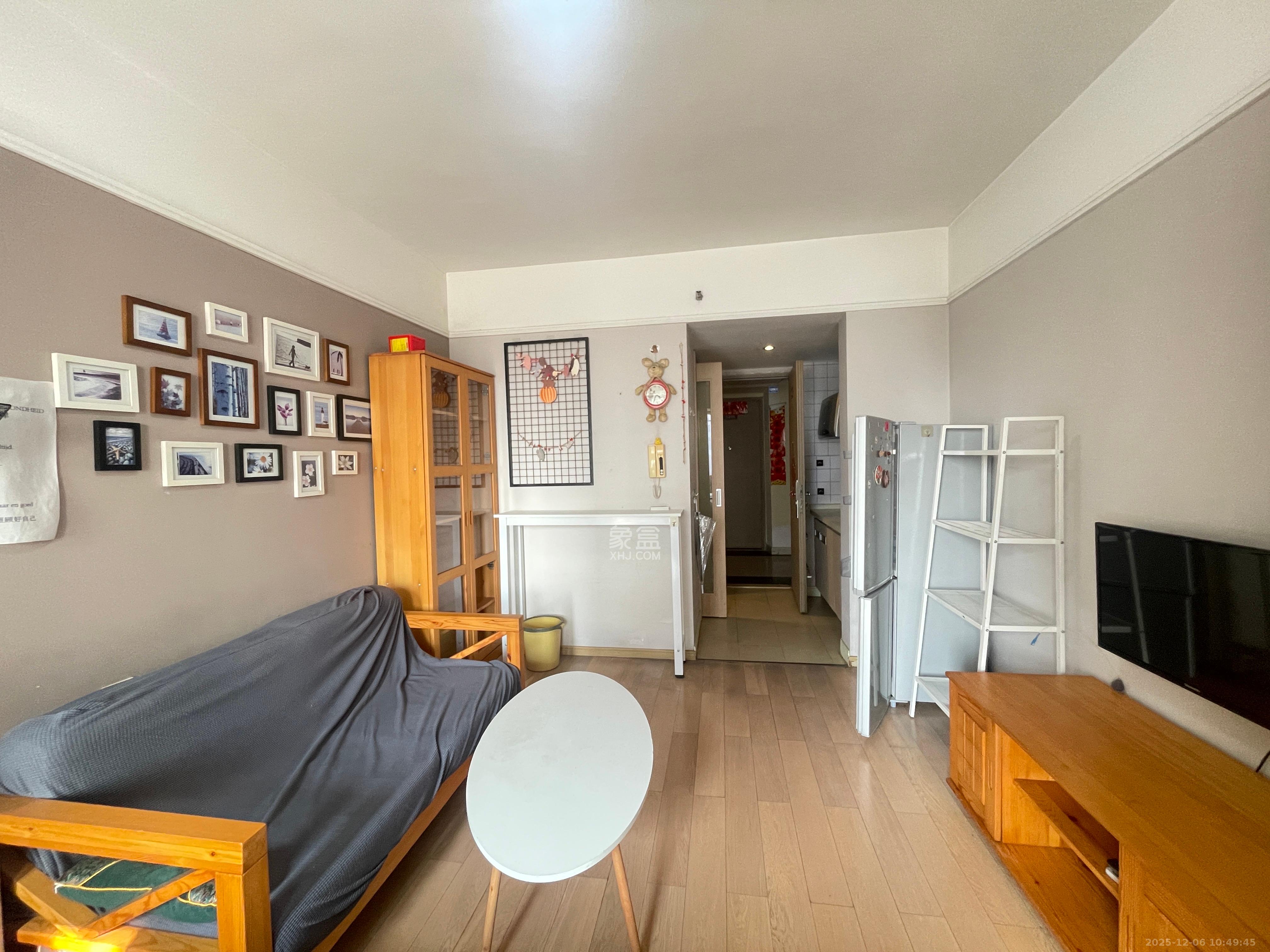 万科金色家园  1室1厅1卫    1300.0元/月室内图1