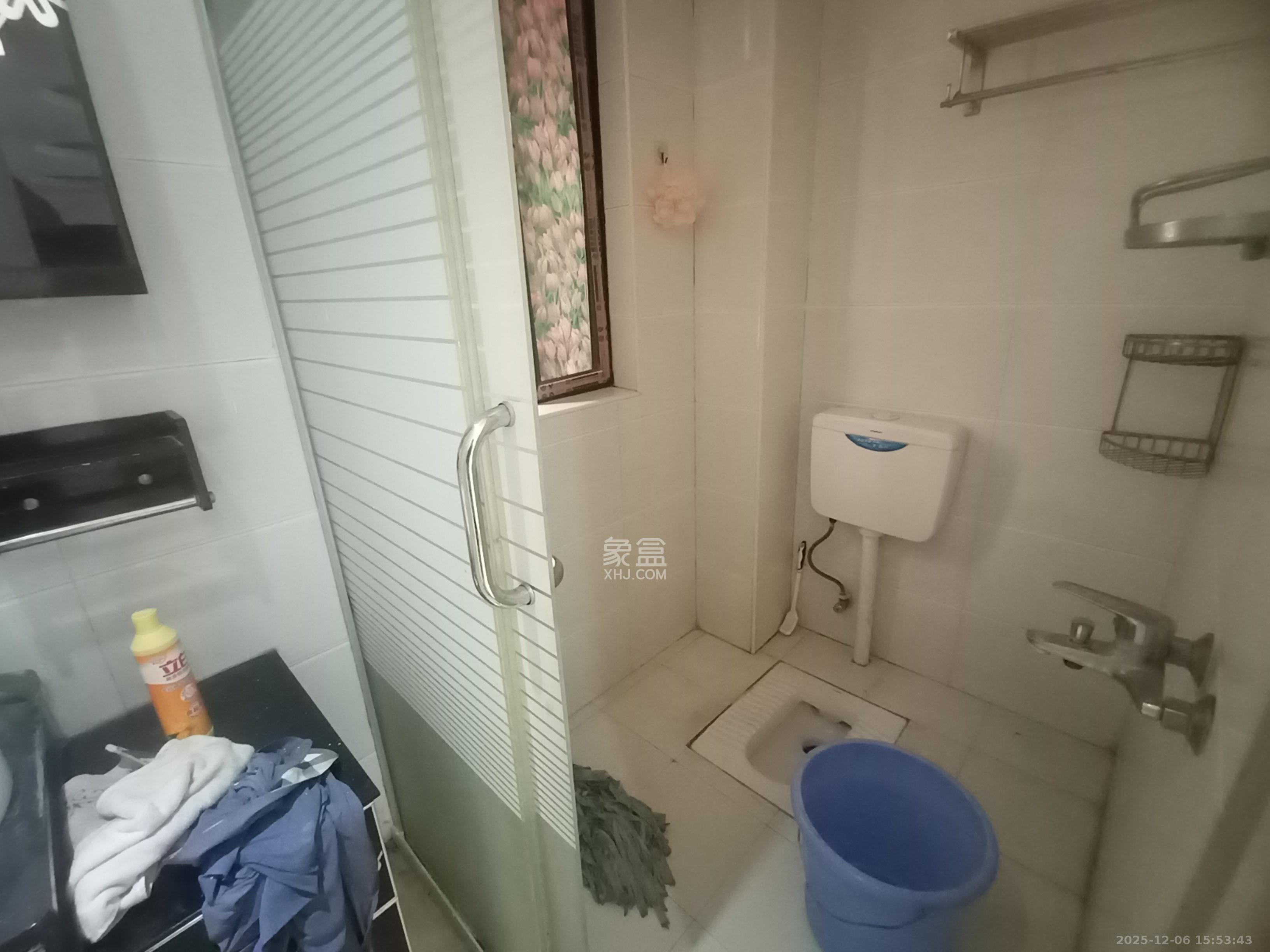 岳华嘉园 3室2厅2卫 2100.0元/月 岳华嘉园 3室2厅2卫 2100.0元/月室内图