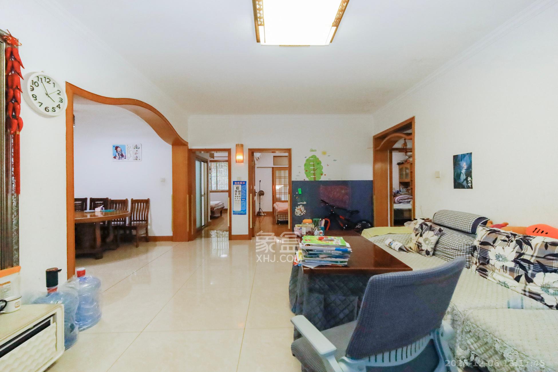 中建五局信和苑一区  3室2厅2卫    80.0万客厅