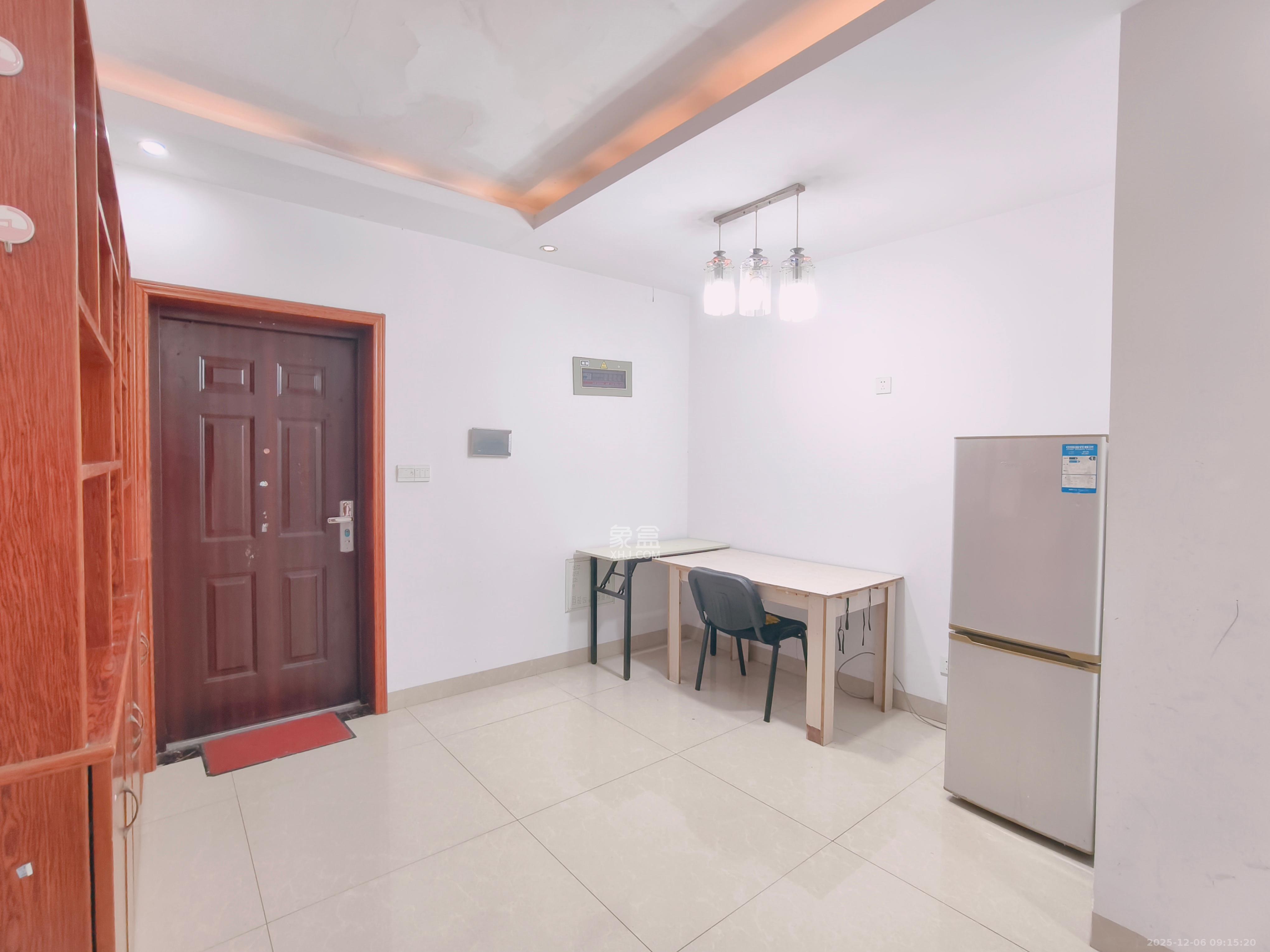 深业睿城 3室2厅1卫 1800.0元/月 深业睿城 3室2厅1卫 1800.0元/月室内图