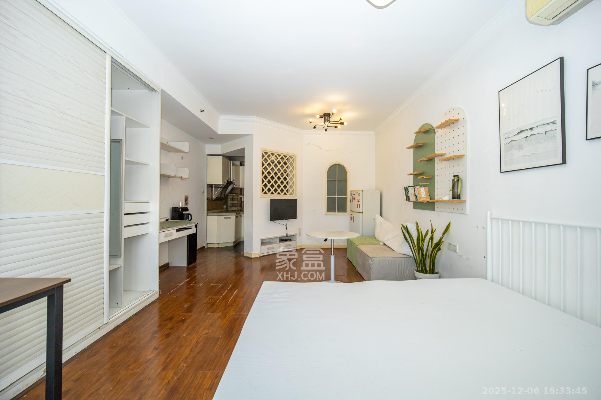 时代星城 1室1厅1卫 15.8万 时代星城 1室1厅1卫 15.8万客厅