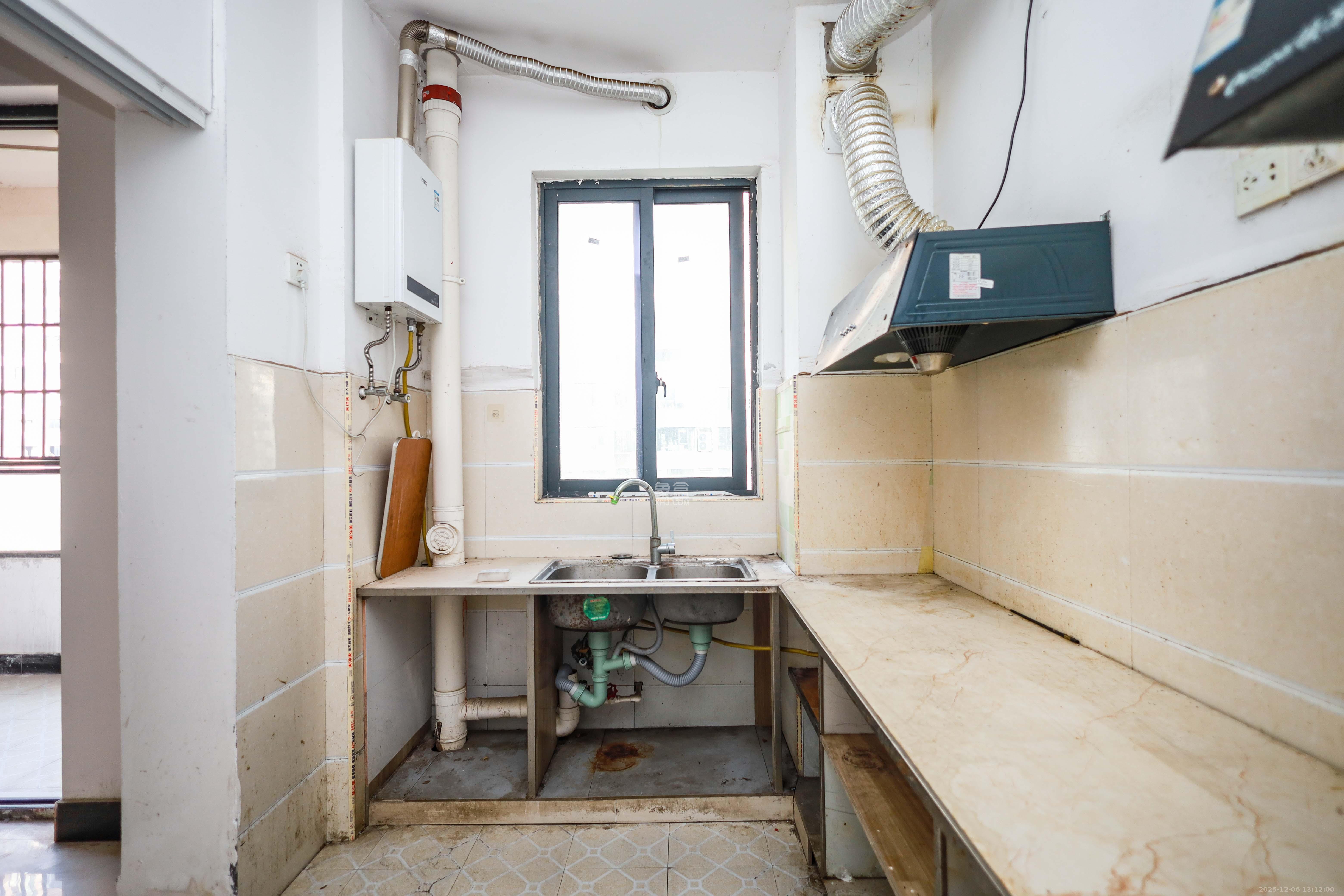 长房云时代 4室2厅2卫 132.8万 长房云时代 4室2厅2卫 132.8万厨房