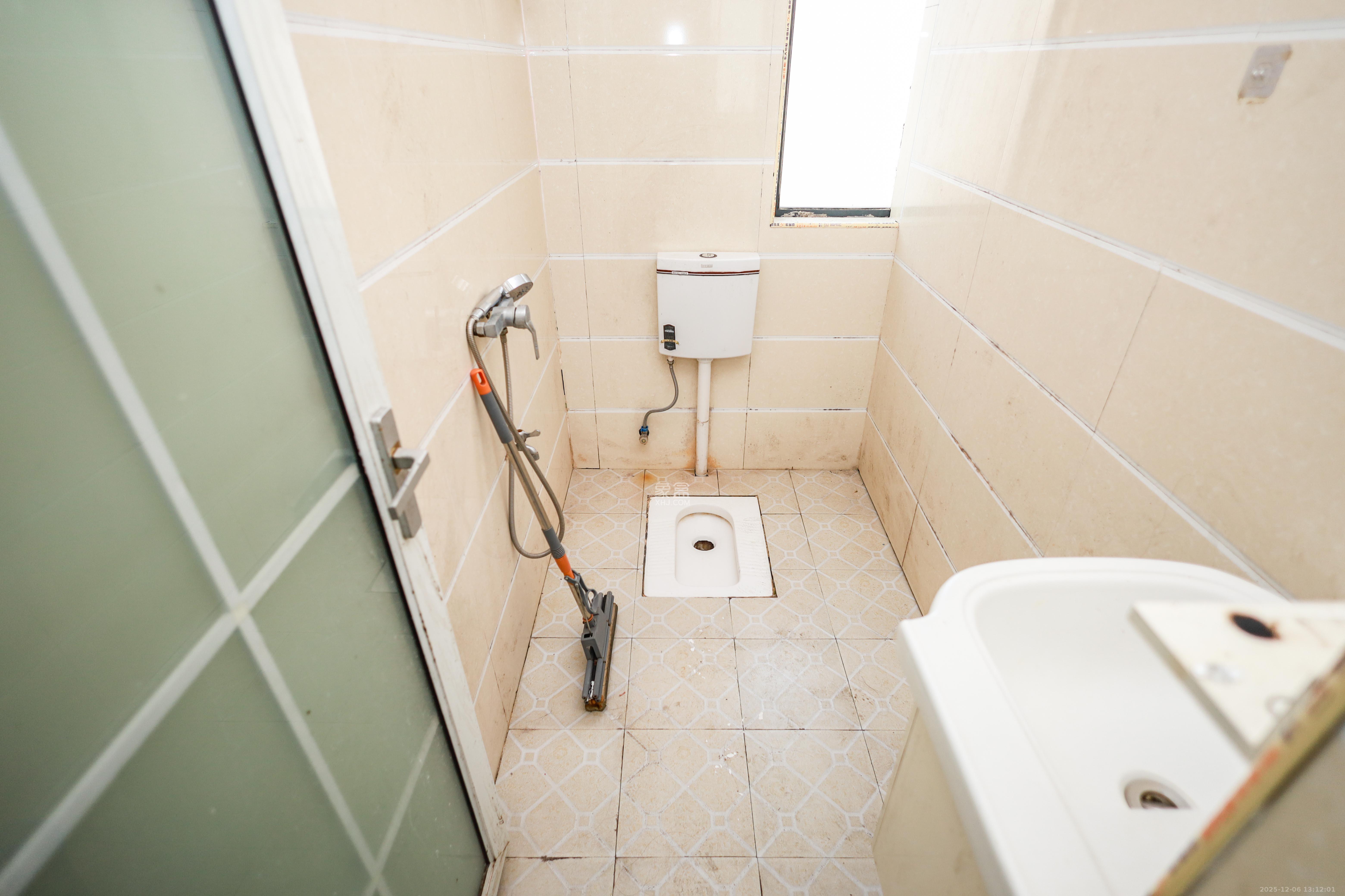 长房云时代 4室2厅2卫 132.8万 长房云时代 4室2厅2卫 132.8万卫生间