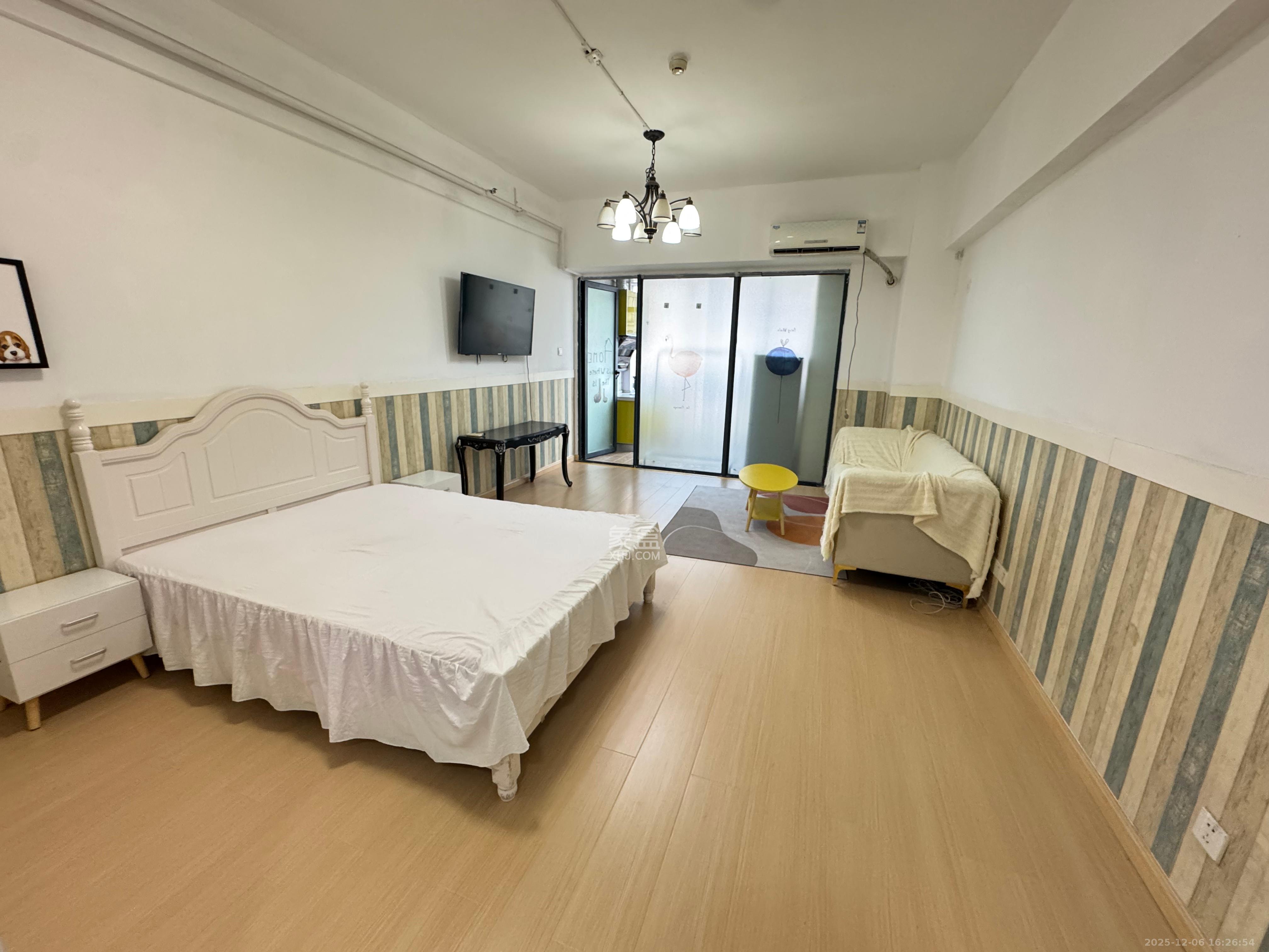 奥克斯广场  1室1厅1卫    1900.0元/月