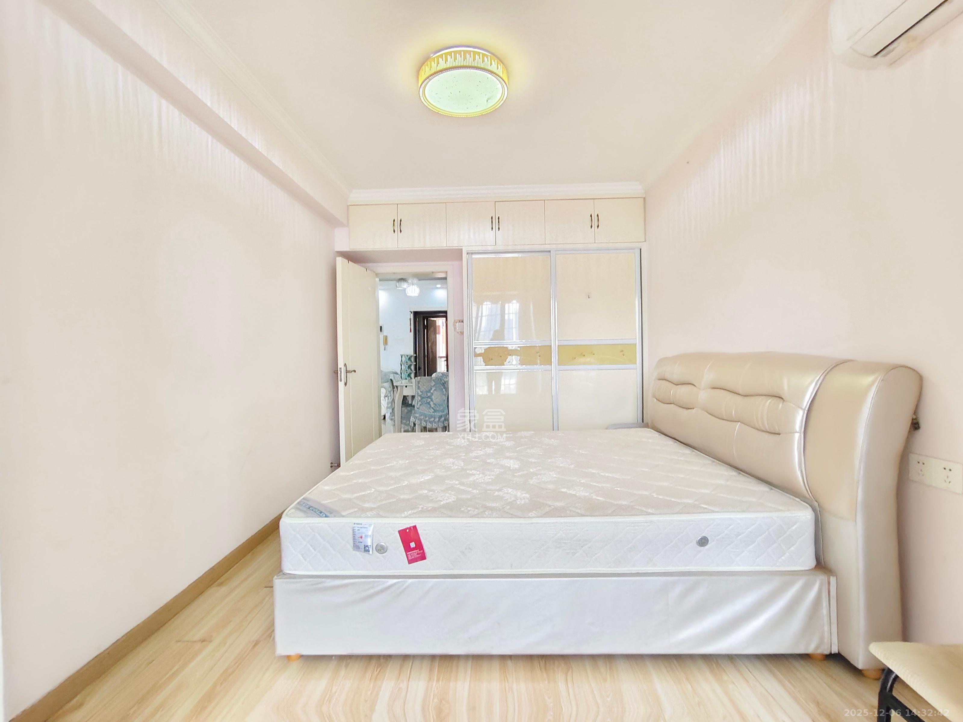 新诚小区 2室1厅1卫 1800.0元/月 新诚小区 2室1厅1卫 1800.0元/月室内图