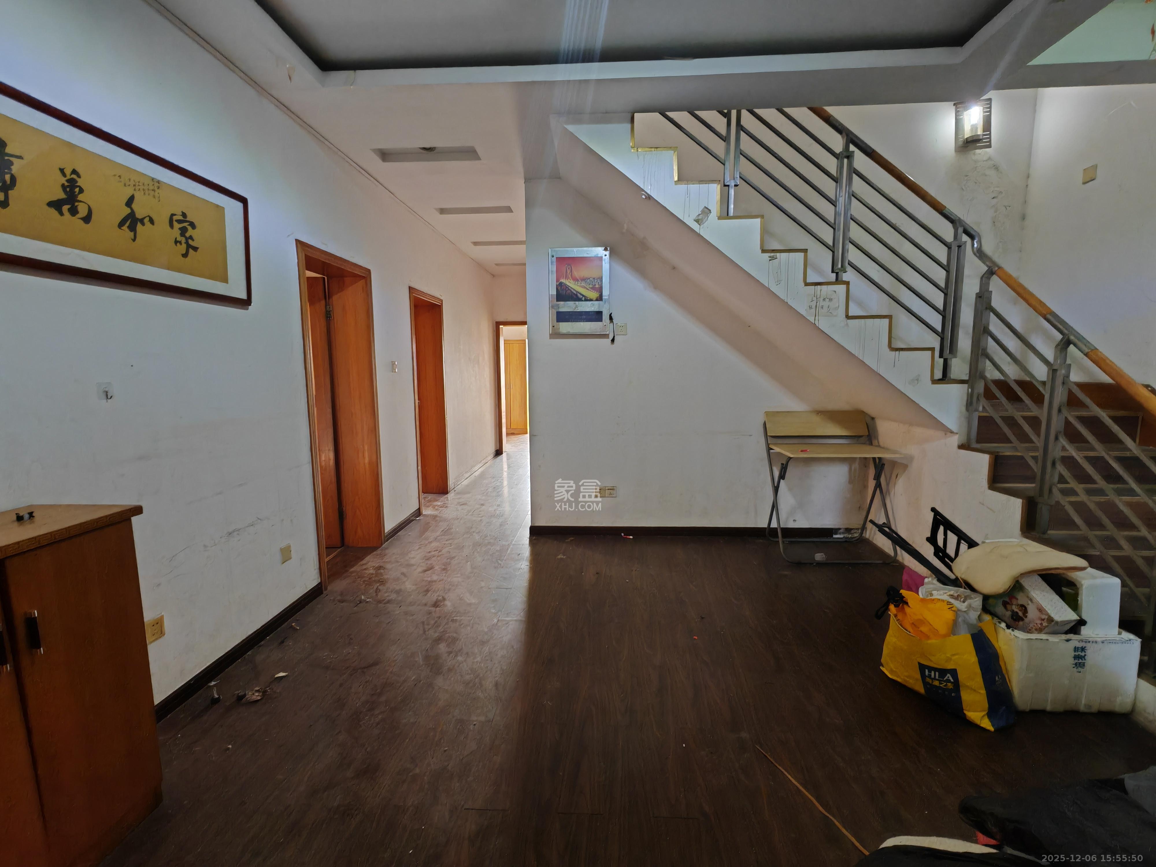 建湘新村 6室3厅3卫 3400.0元/月 建湘新村 6室3厅3卫 3400.0元/月室内图