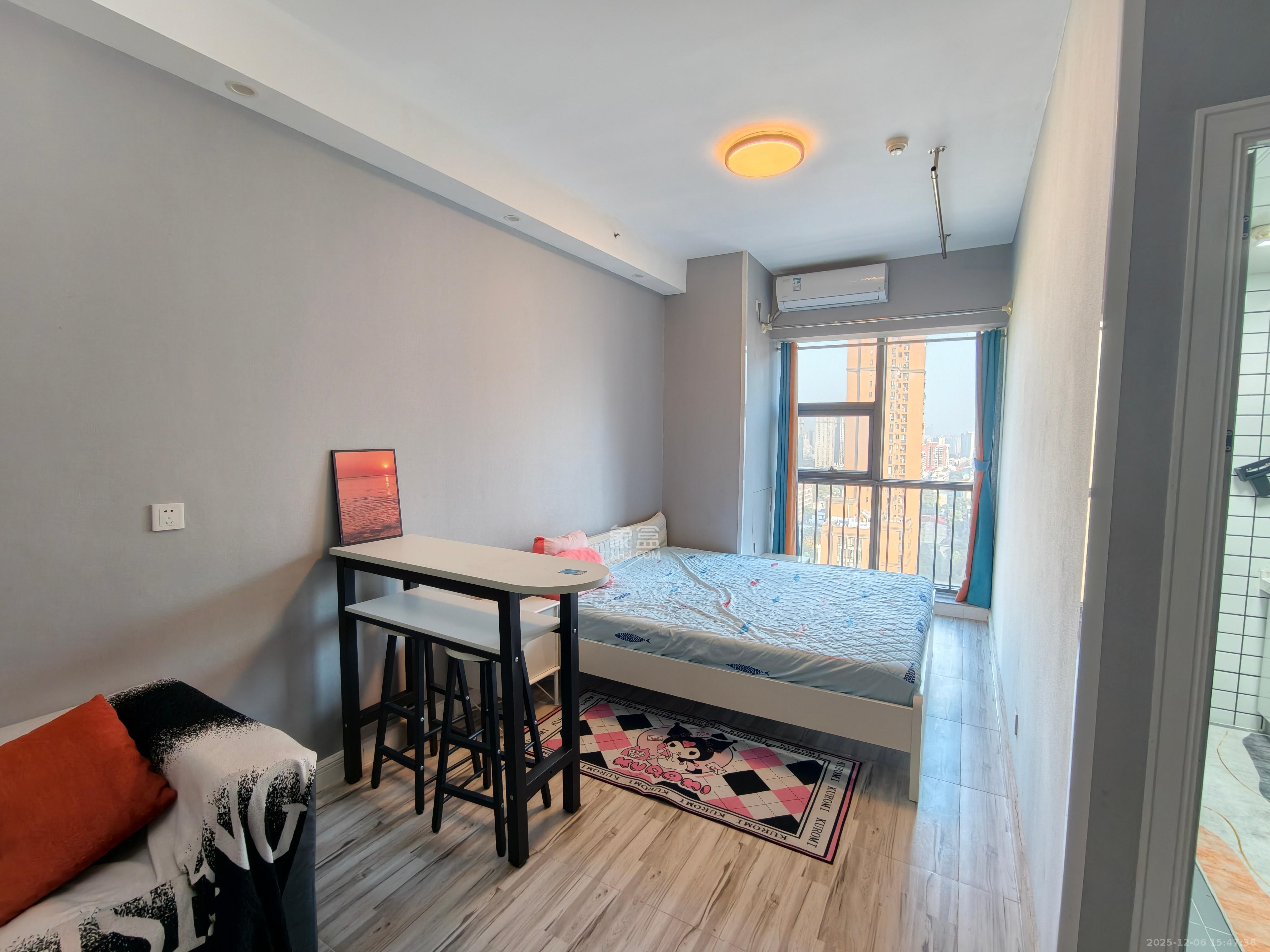 第六都（陆都小区）  1室1厅1卫    2000.0元/月