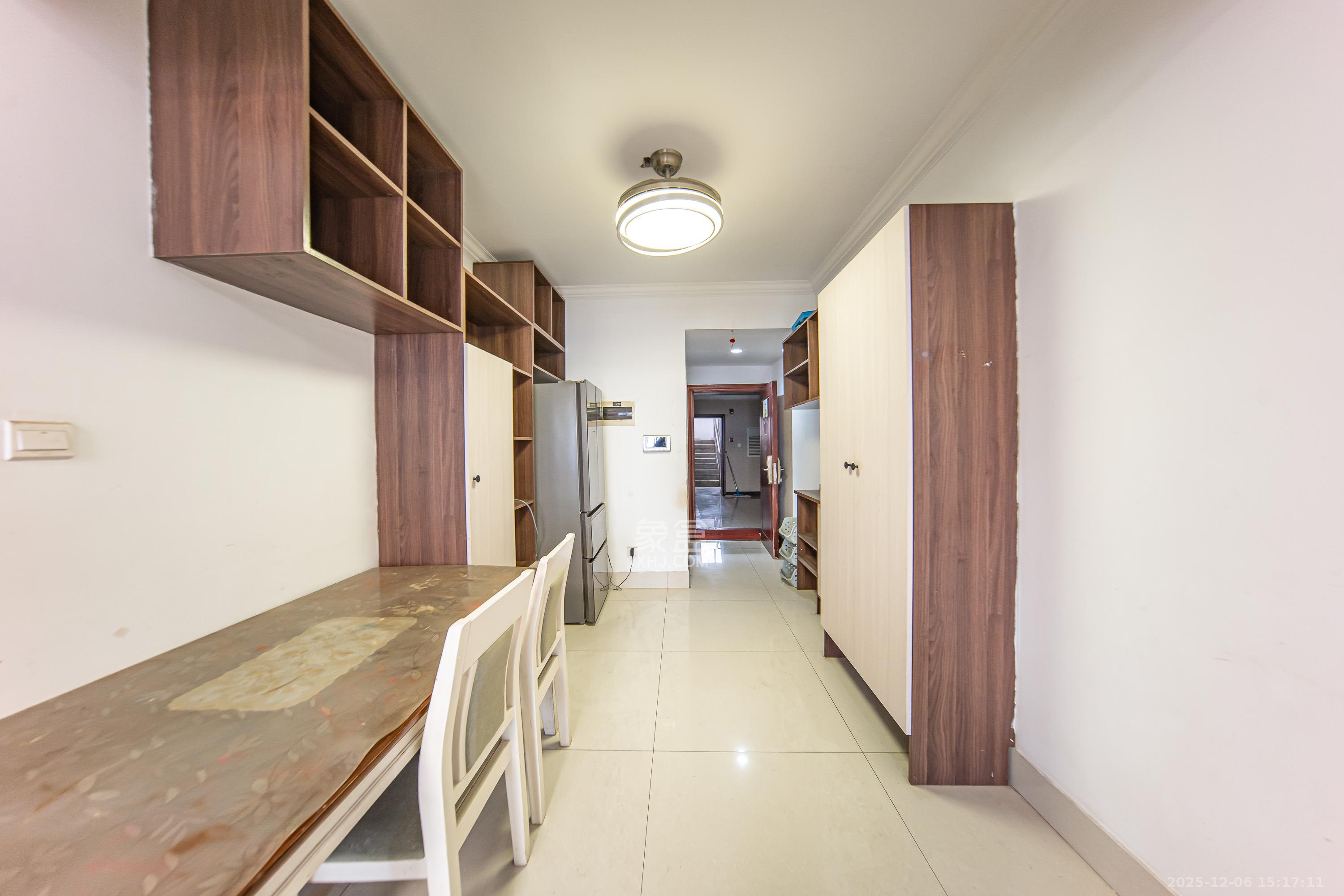 江山帝景雅典  3室2厅1卫    1800.0元/月室内图