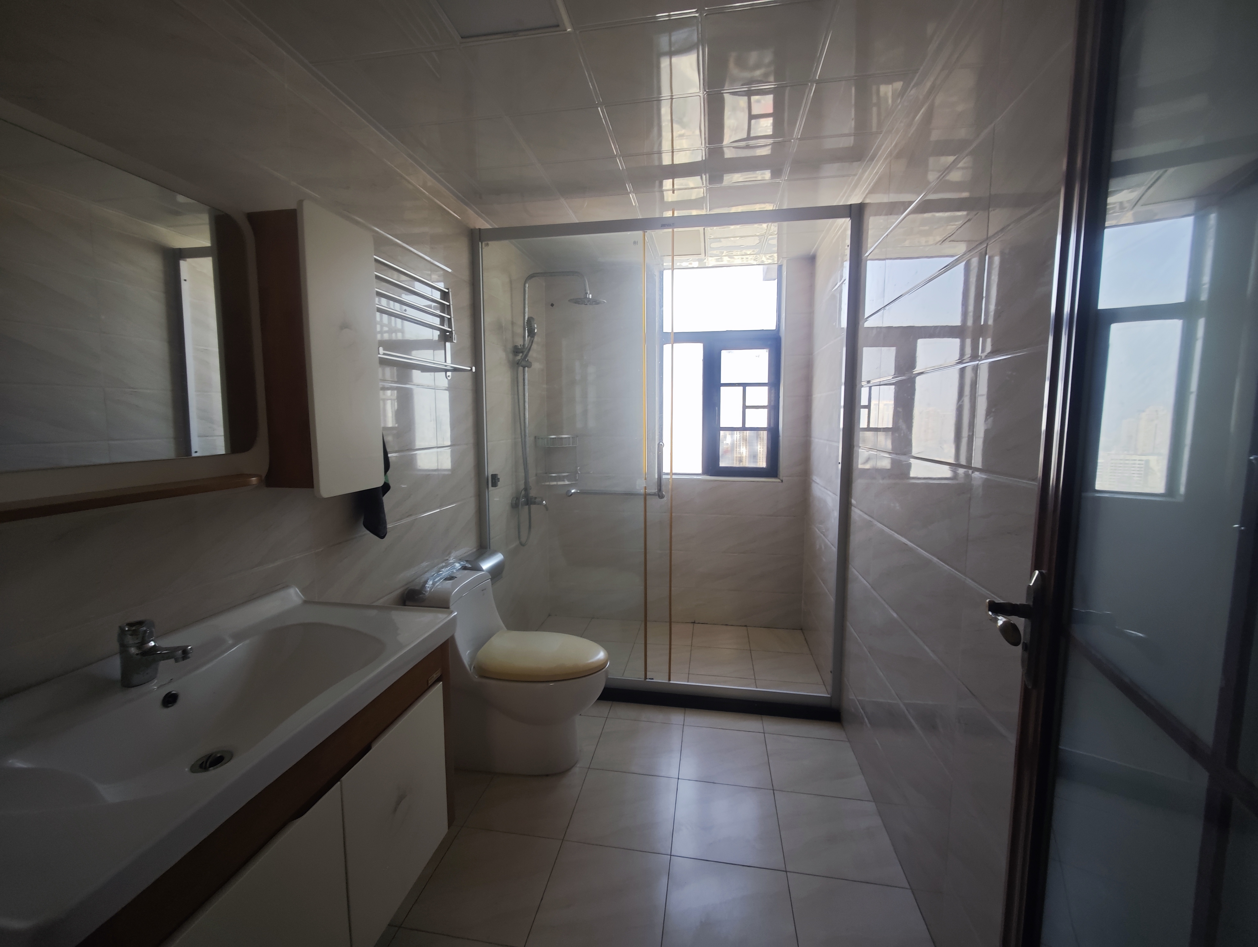 新概念 3室2厅2卫 1600.0元/月 新概念 3室2厅2卫 1600.0元/月室内图