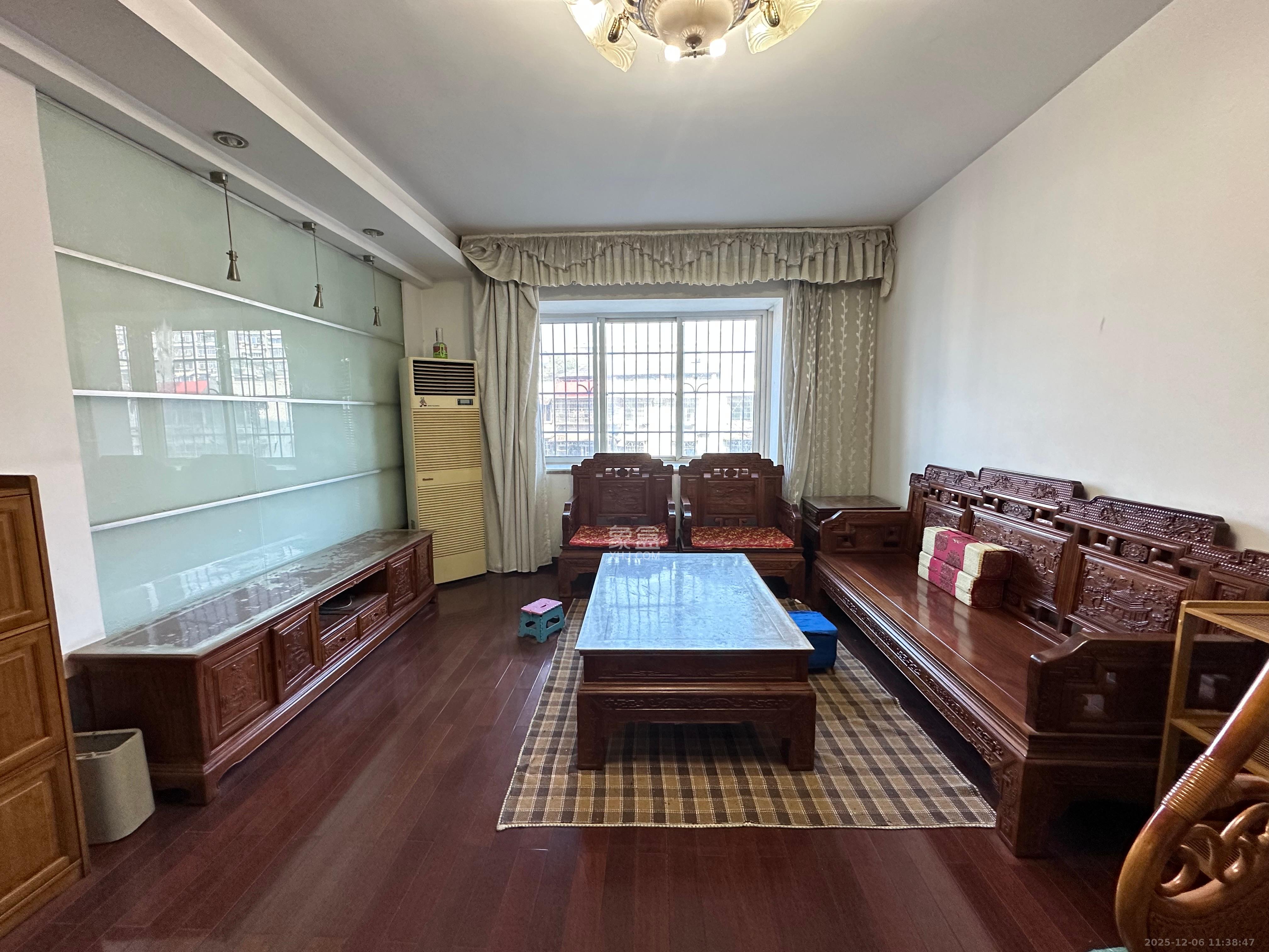 森宇佳园  2室2厅2卫    2200.0元/月