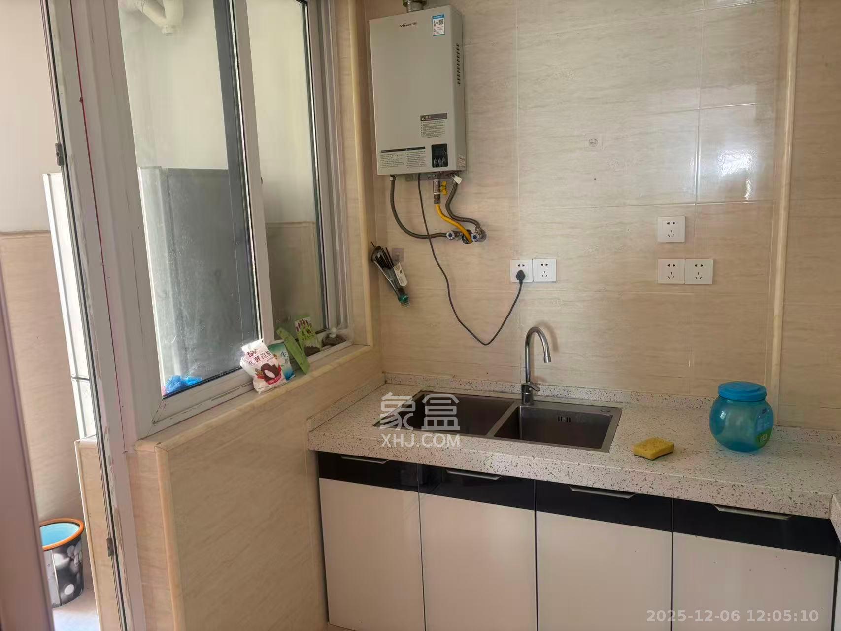 和康园小区 3室2厅1卫 2200.0元/月 和康园小区 3室2厅1卫 2200.0元/月室内图